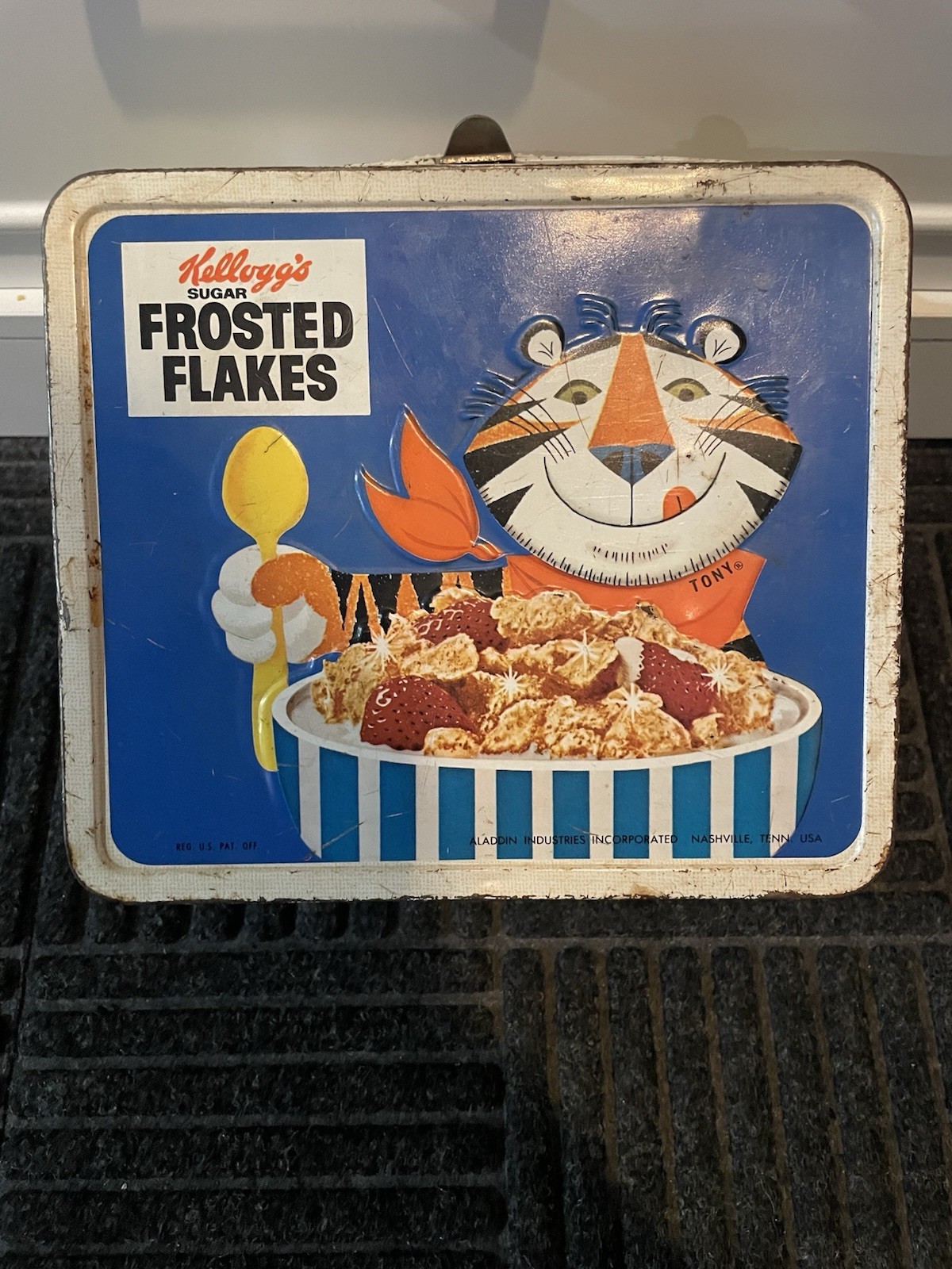 Vintage 1969 Kellogg’s Aladdin Tony Tiger Frosted Flakes Rice Krispies Lunch Box