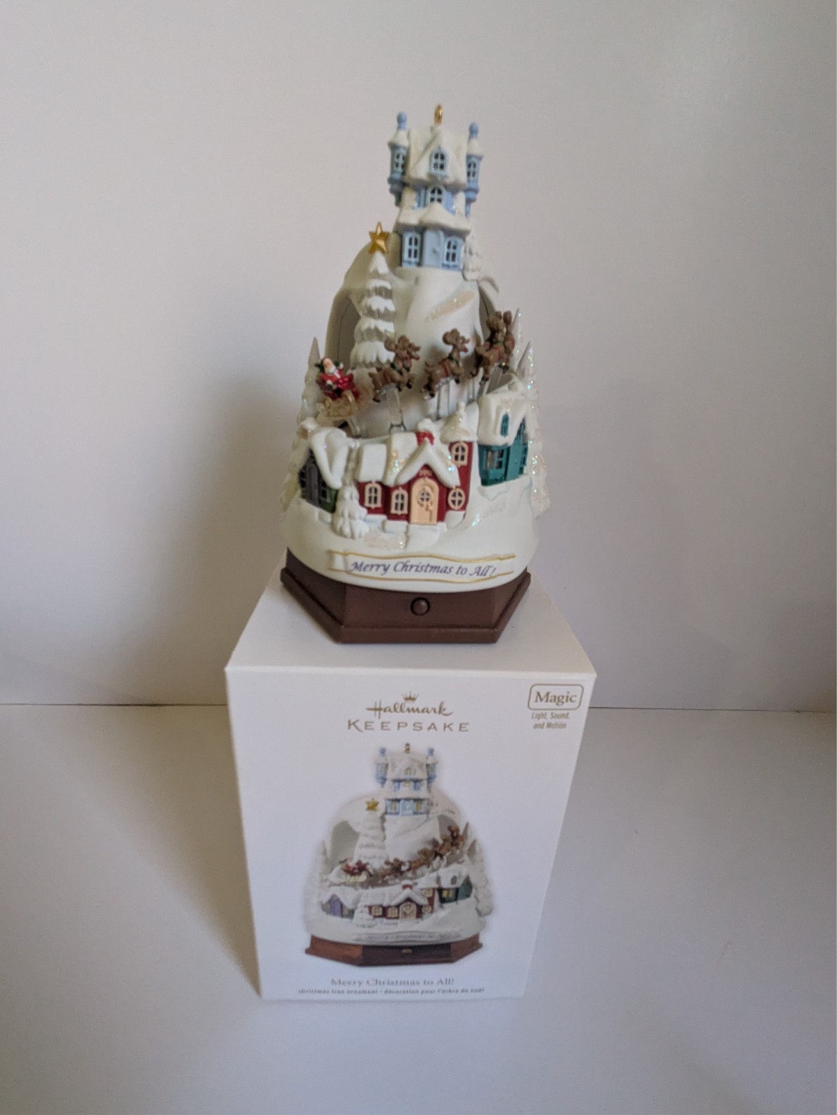 Hallmark 2012 Merry Christmas To All Magic musical ornament Works great Video