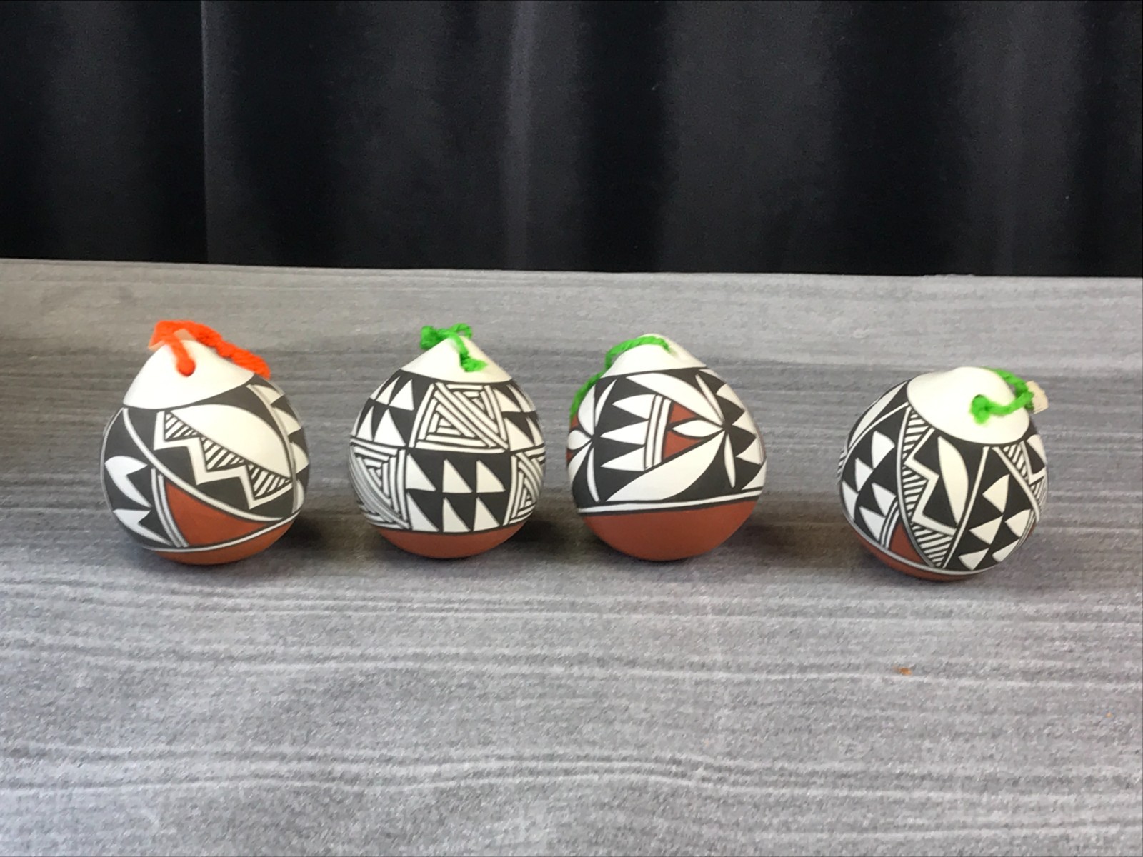 4 Vintage Native American ACOMA Pueblo Seed Pot CLAY POTTERY ROUND ORNAMENTS ME