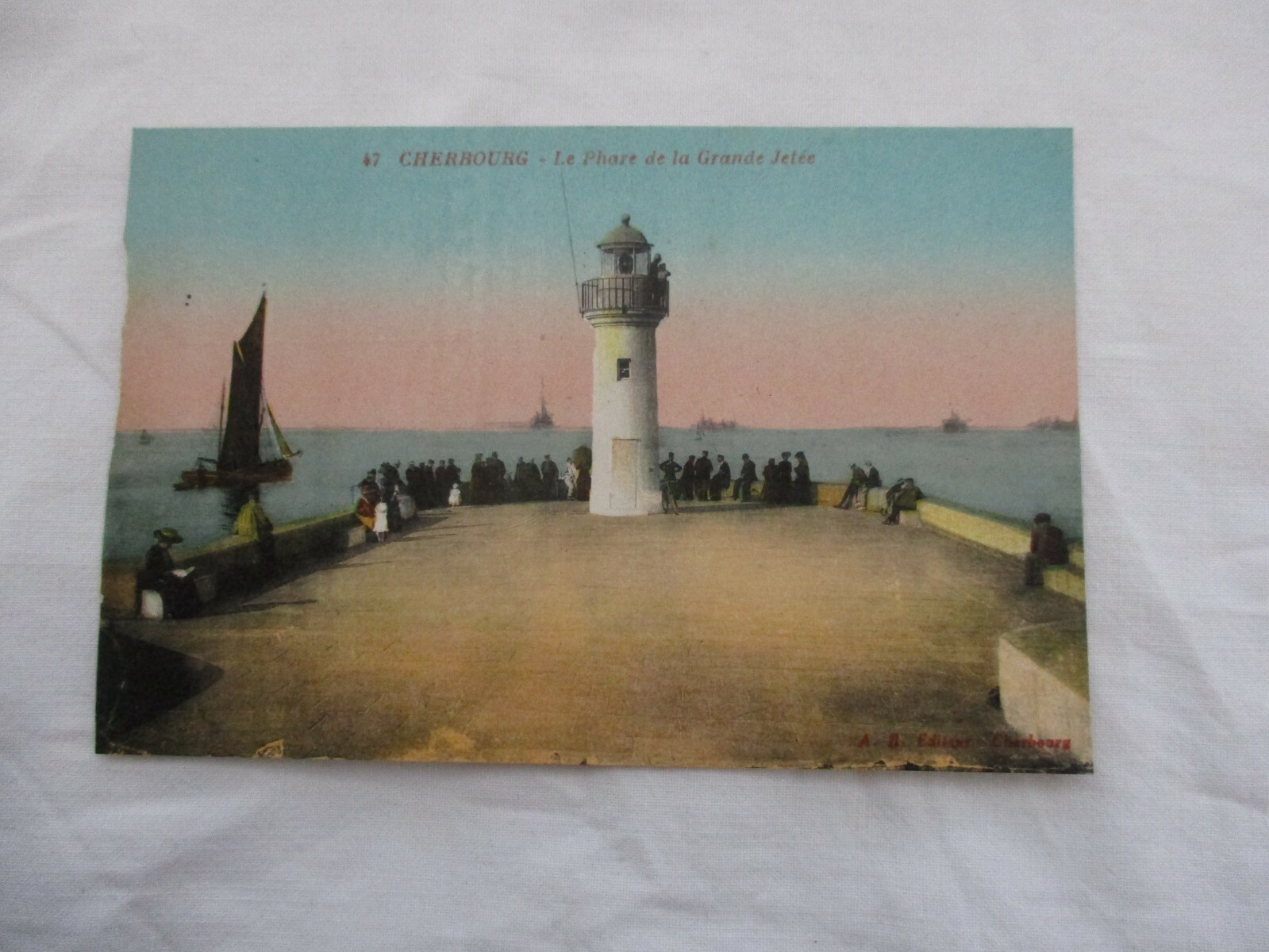 Old postcard MANCHE 50 CHERBOURG LE PHARE DE LA GRANDE JETEE