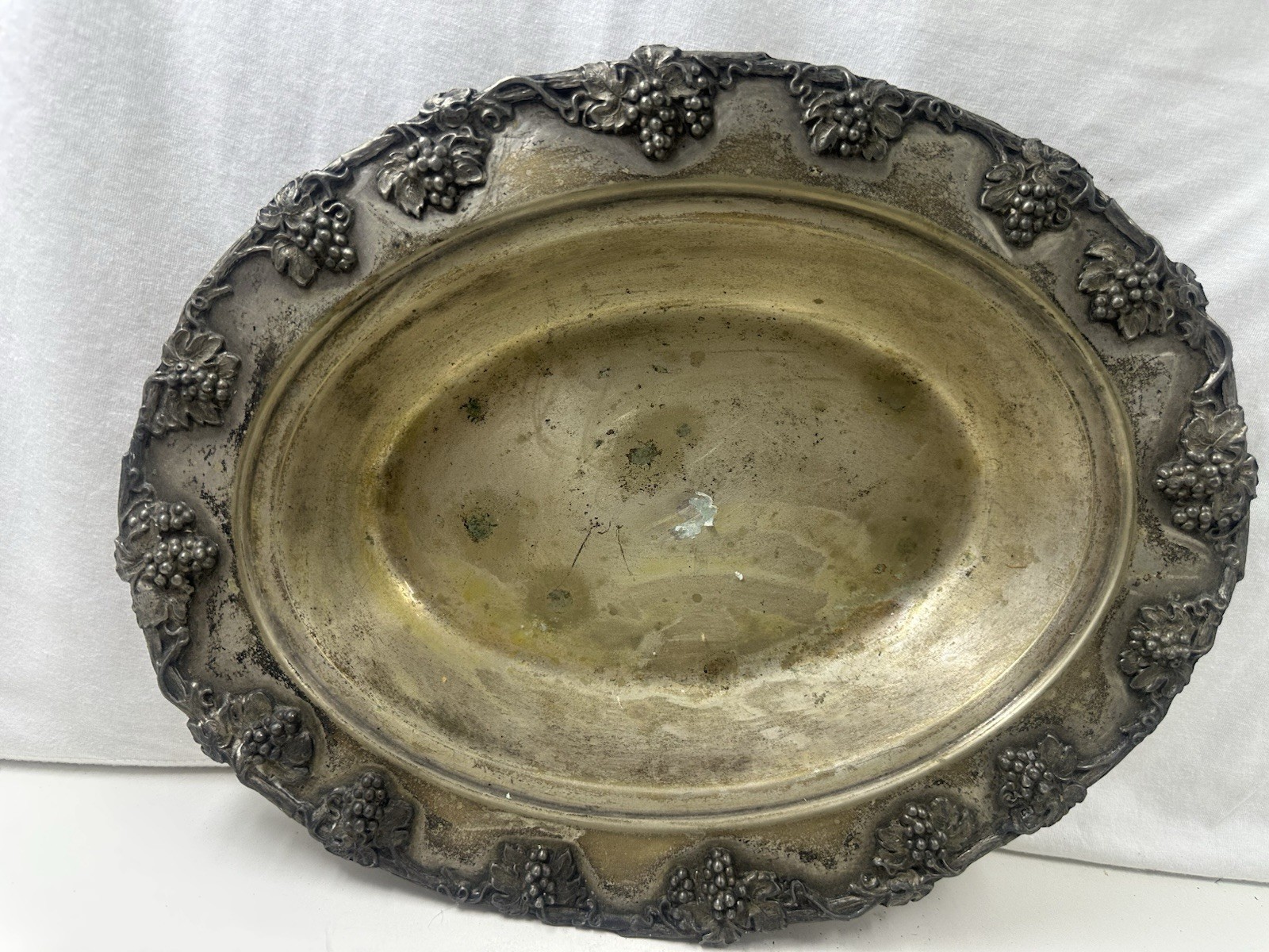 Vintage Silverplate Oval Serving Platter Grape Vine Rim Victorian Style 12”