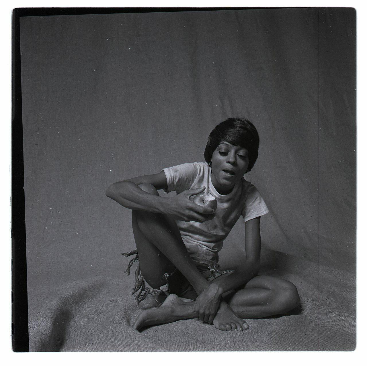 DIANA ROSS ORIGINAL NEGATIVE FAMOUS POSE APPLE  w/COPYRIGHTS PHOTOGRAPHER