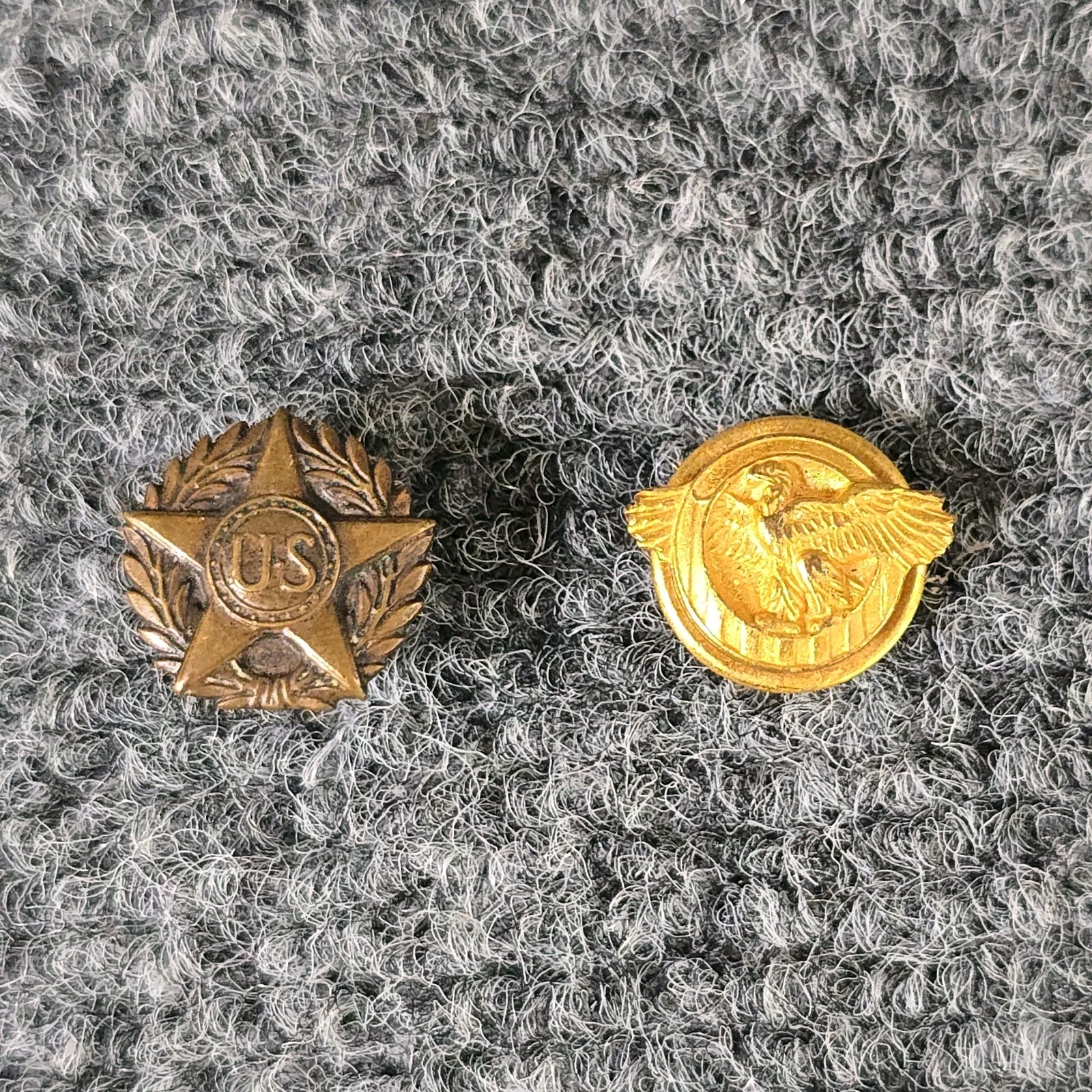 WWI & WWII Honorable Discharge Buttonhole Pins Ruptured Duck Lot WWI & WWII Honorable Discharge Buttonhole Pins Ruptured Duck Lot
