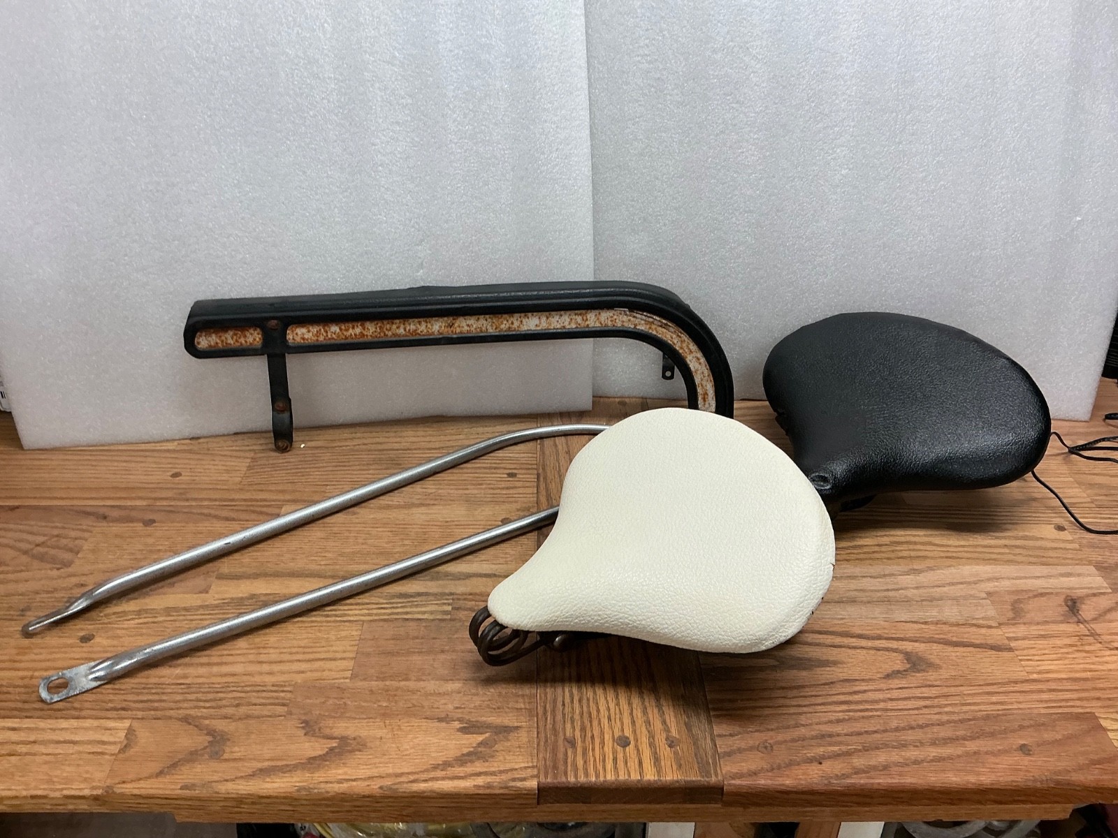 vintage schwinn lot, saddles, pre war chain guard, 26” truss rods vintage schwinn lot, saddles, pre war chain guard, 26” truss rods