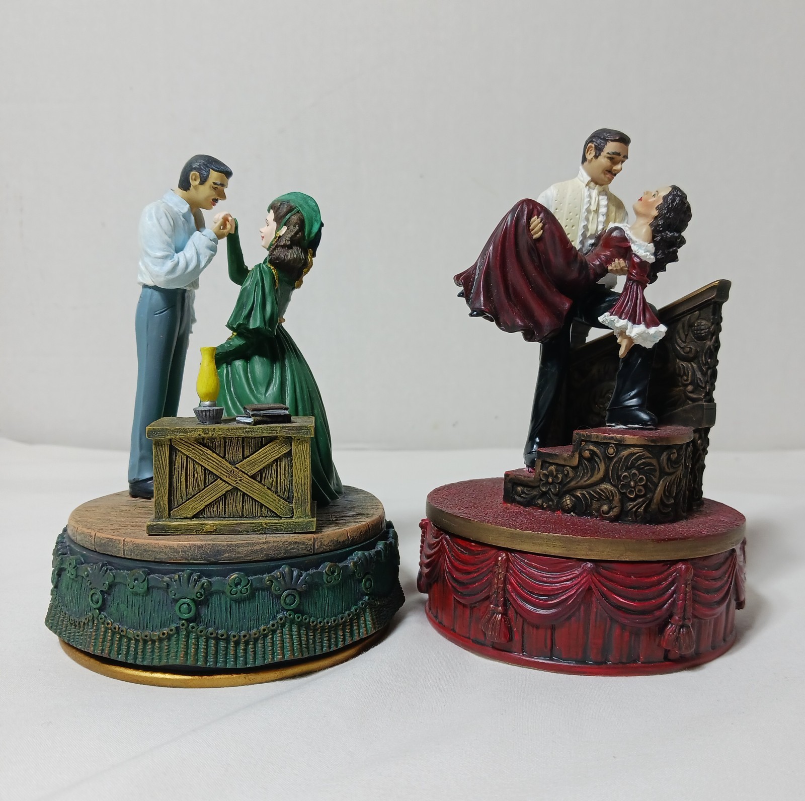 2 vtg Gone With The Wind RHETT & SCARLETT Music Box Figurine THE LEGENDARY LOVE