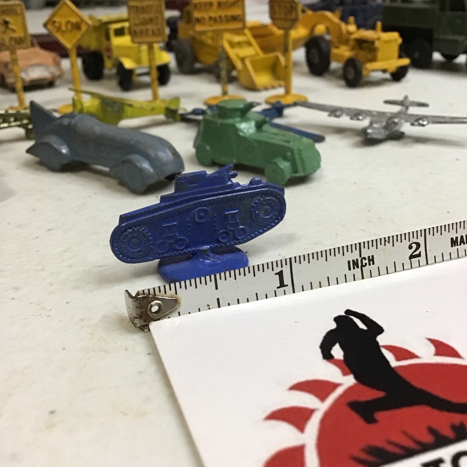 EARLY CRACKER JACK DIE CAST METAL TOY PRIZE BLUE A13 MILITARY TANK 1/87 Or 1.25” EARLY CRACKER JACK DIE CAST METAL TOY PRIZE BLUE A13 MILITARY TANK 1/87 Or 1.25”