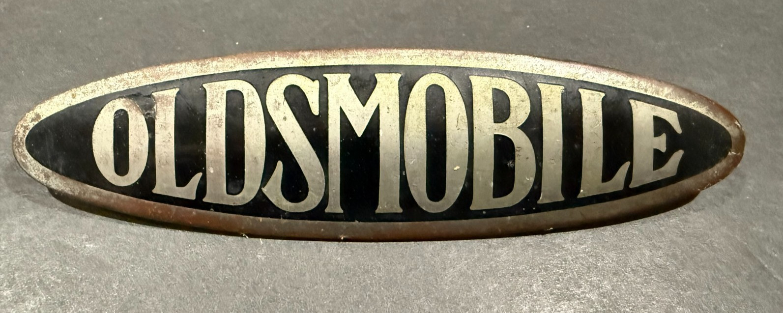Vintage 1930's Oldsmobile Enamel Badge Emblem