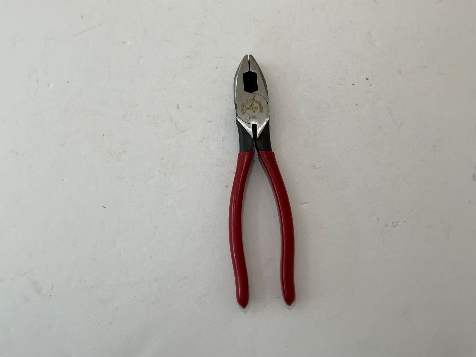 NOS Proto Challenger 8 1/2 linesman pliers 3358 G USA made red handles NOS Proto Challenger 8 1/2 linesman pliers 3358 G USA made red handles