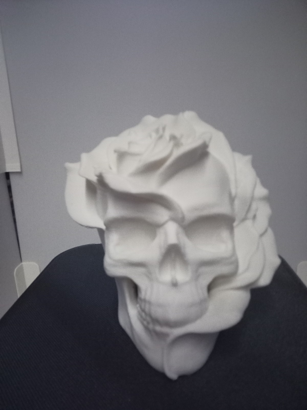 White 3D Printed Skeleton Head Rose White 3D Printed Skeleton Head Rose