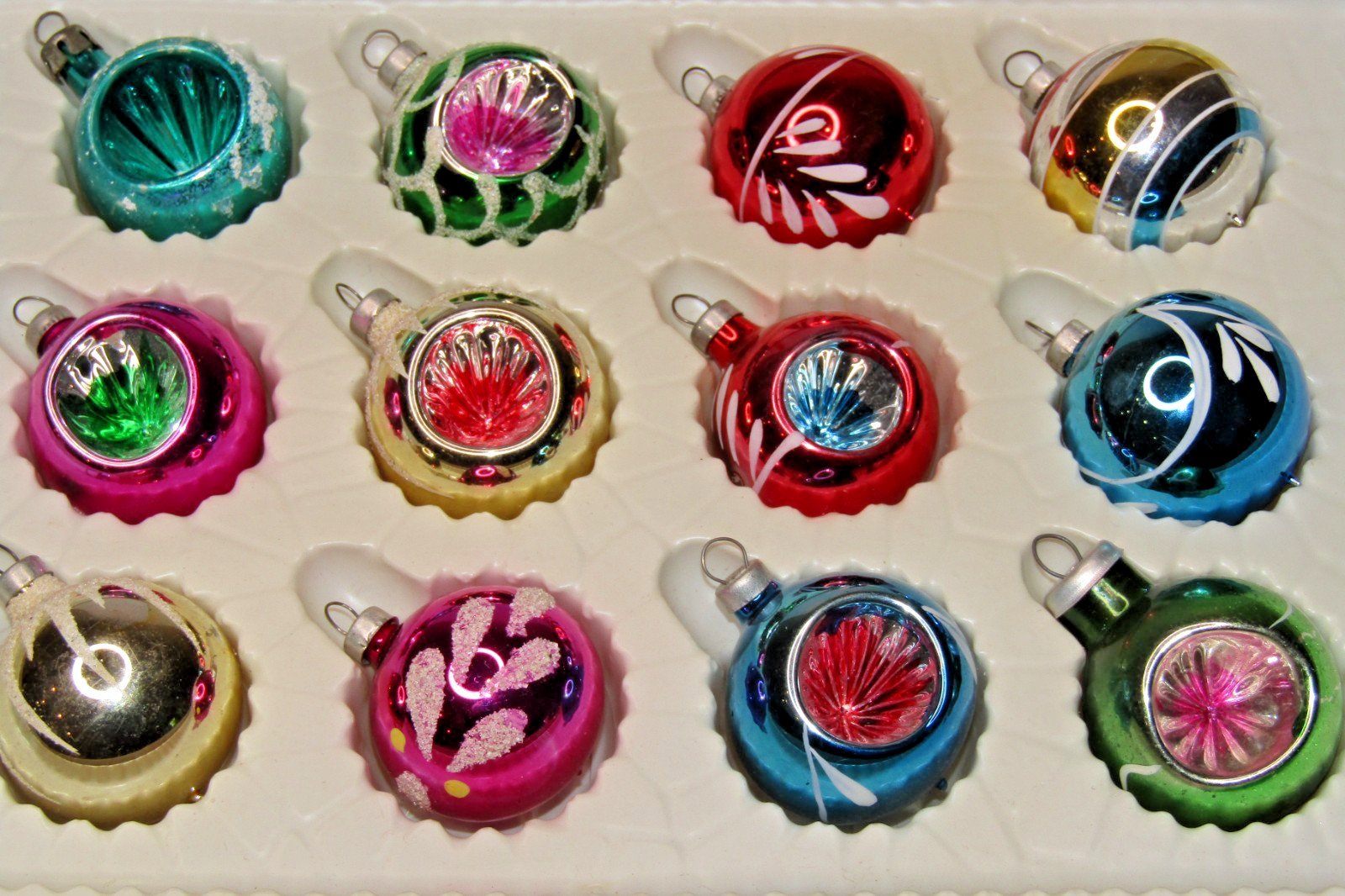 Lot VTG Glass Stencil Pictured Indent Mini BALL Christmas Ornaments Bradford