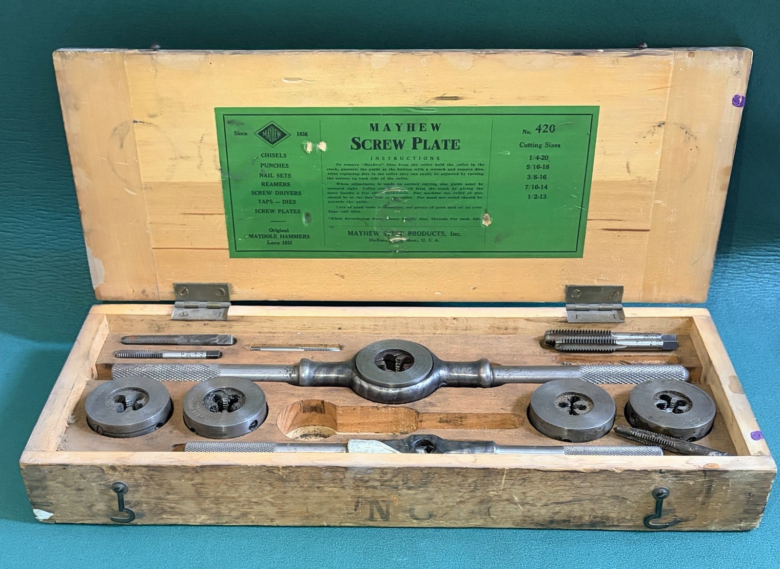 Vintage Mayhew Screw Plate Set No. 420 Tap and Die Set in box 1/4\ Vintage Mayhew Screw Plate Set No. 420 Tap and Die Set in box 1/4\