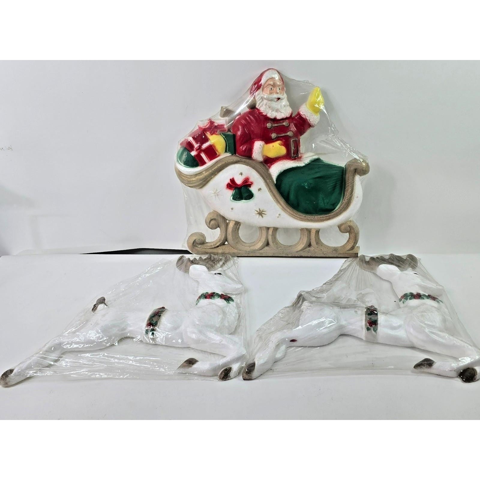 Vintage Large 1960s Poloron Santa Sleigh & Reindeer Styrofoam Set NOS Vintage Large 1960s Poloron Santa Sleigh & Reindeer Styrofoam Set NOS