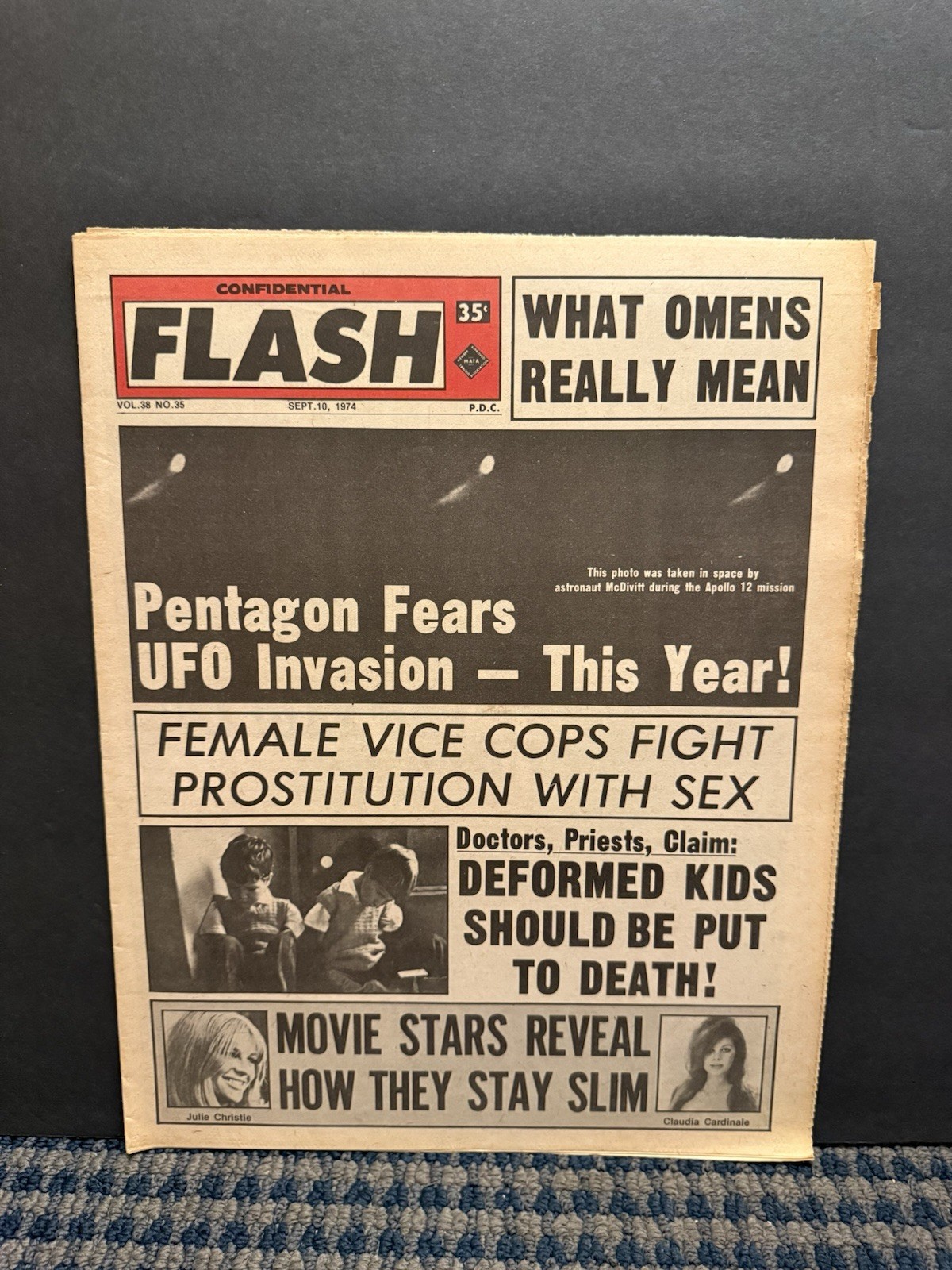 1974 Sept. 10th Confidential Flash Newspaper, UFO Invasion (VRN10B 1974 Sept. 10th Confidential Flash Newspaper, UFO Invasion (VRN10B