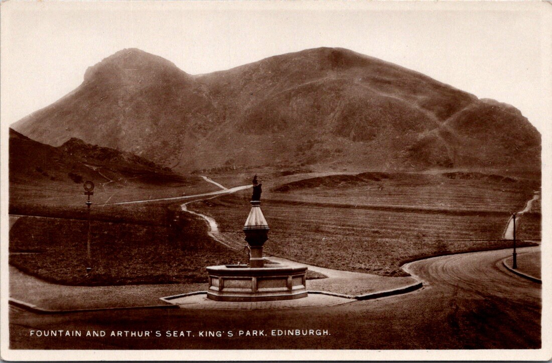 Vintage Postcard Fountain And Mcarthur\'s Seat King\'s Park Edinburg Unposted