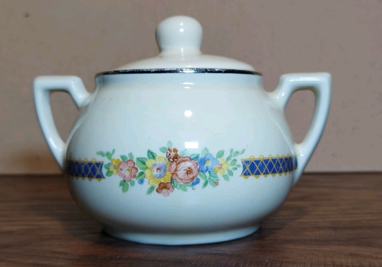 VTG Hall China Blue Bouquet Boston-shape Covered Sugar Bowl, Tight Weld. M-10