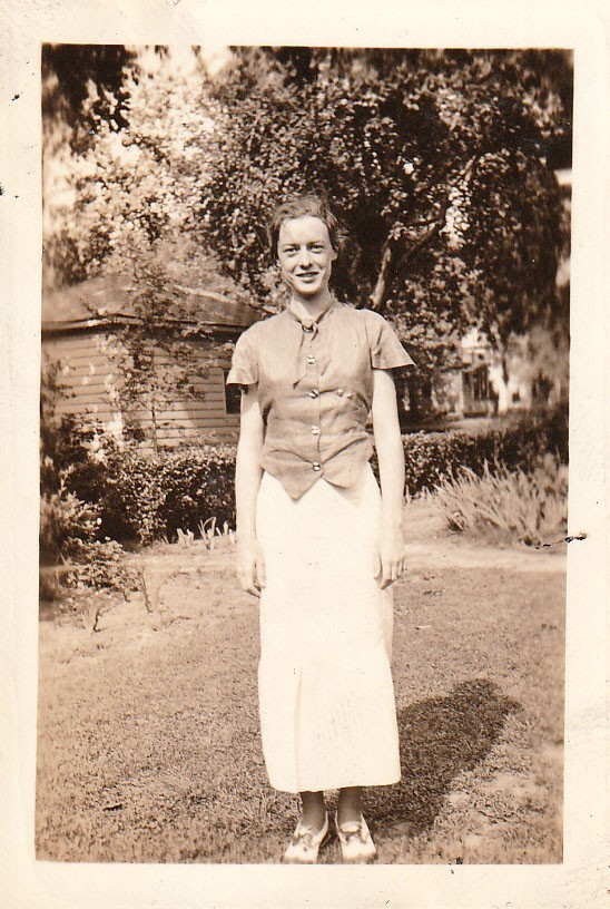 Vintage Photo Cute Woman Backyard Scene Rahway New Jersey Fashion Found USA