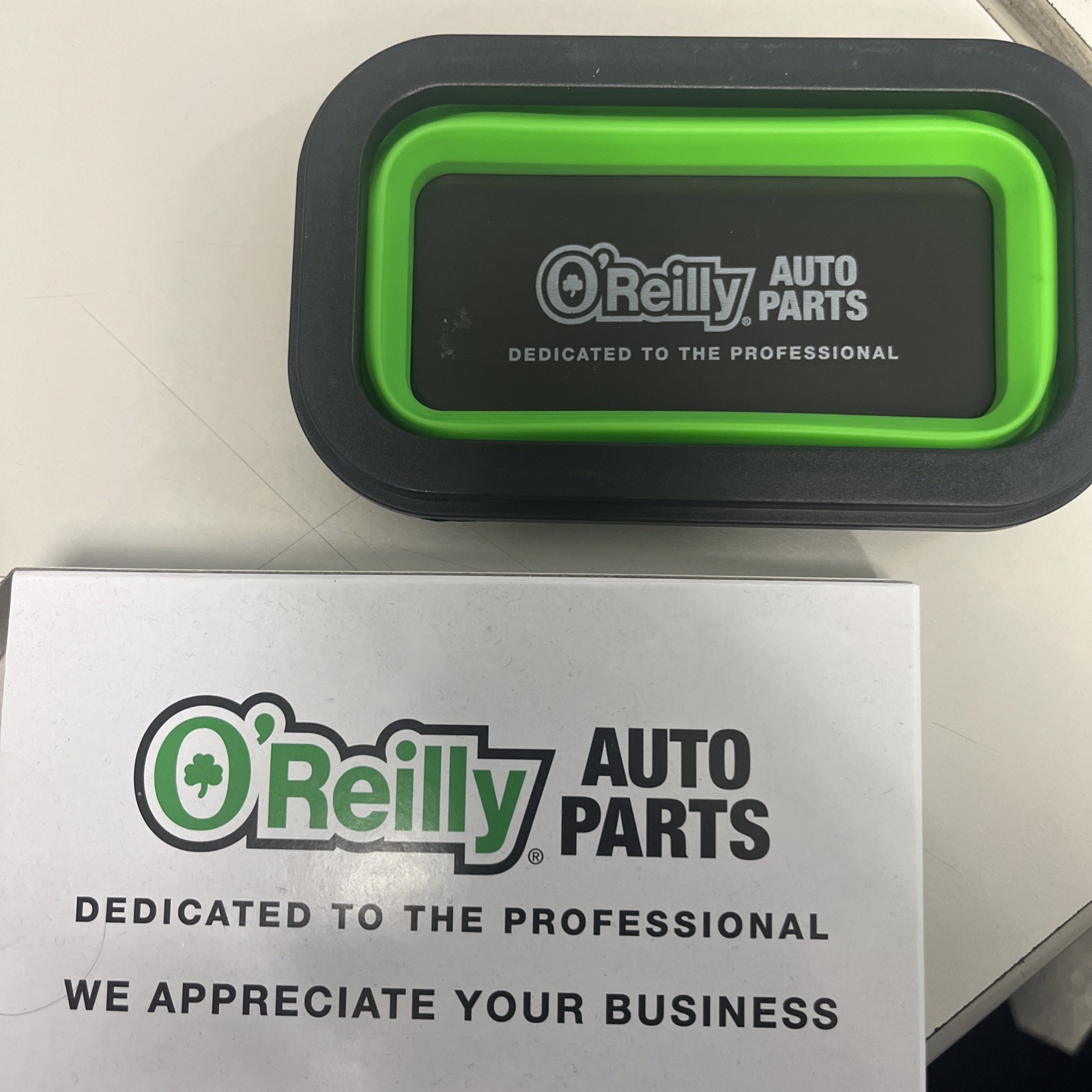 O\'Reilly Auto Parts Magnetic Tray Silicone Collapsible 3x5x2 Green Black A-10