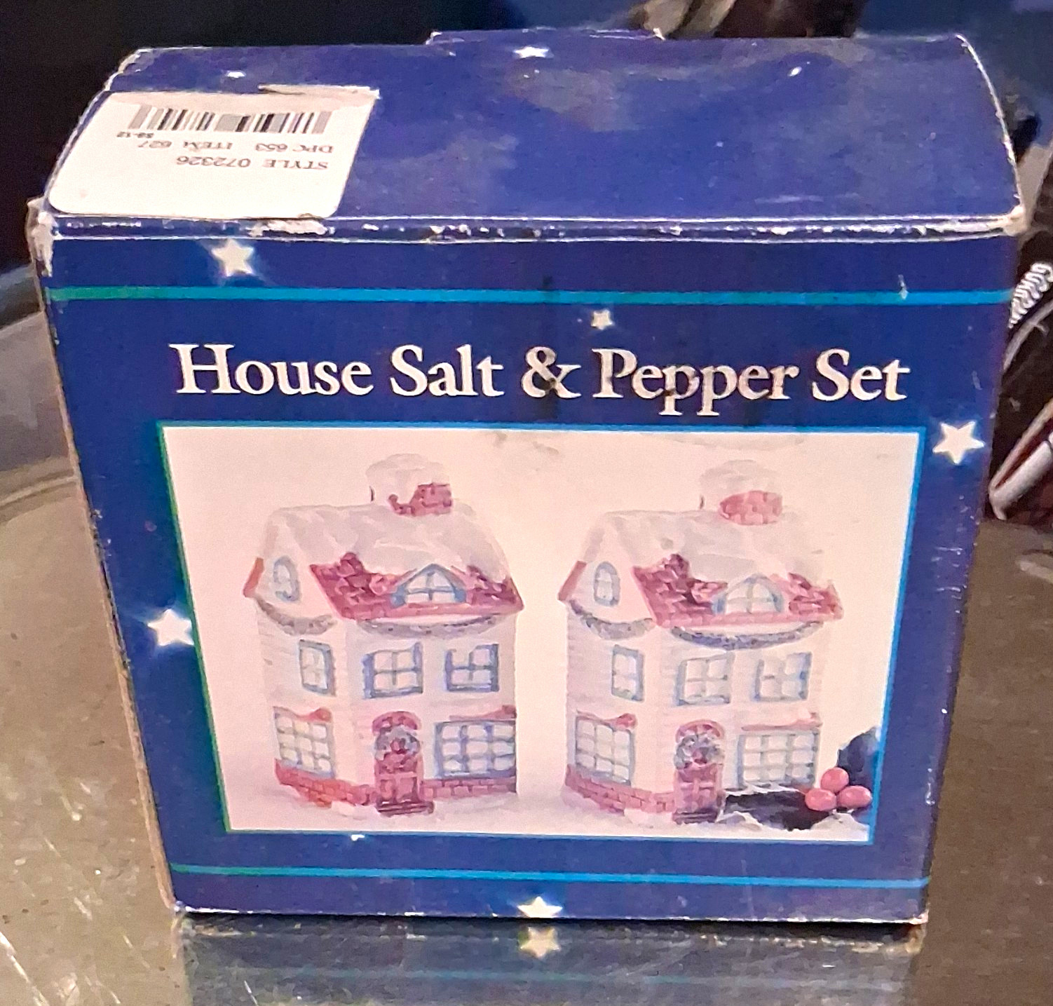Vintage House Earthenware Salt & Pepper Shakers Set, Boxed White/Pink/Blue, 2pc