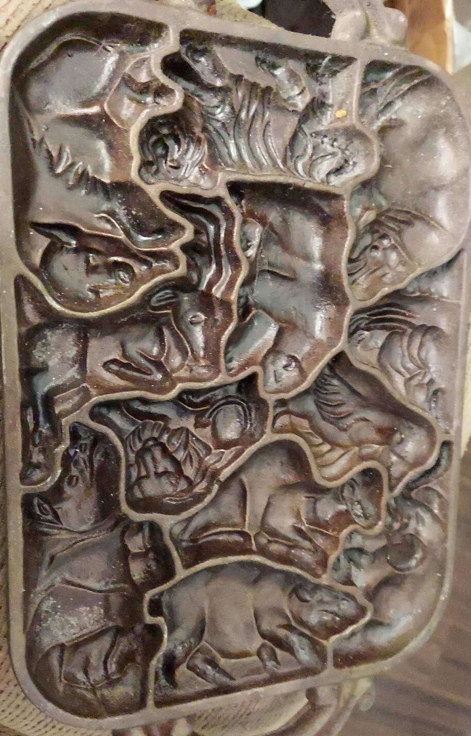 Vintage 1984 JOHN WRIGHT Animal Cast Iron Mold  - ANIMAL PUZZLE MOLD