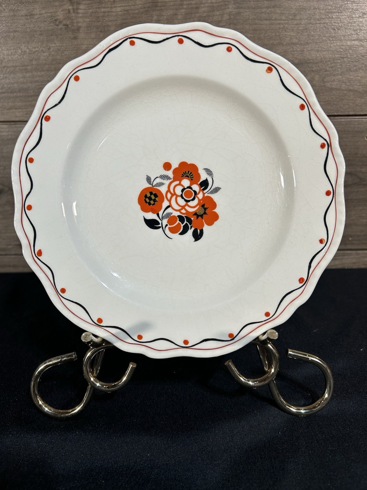 Early 20Th Century Steubenville Ivory 8 1/2 Inch ScallopedEdge Plate, Red/ Black Early 20Th Century Steubenville Ivory 8 1/2 Inch ScallopedEdge Plate, Red/ Black