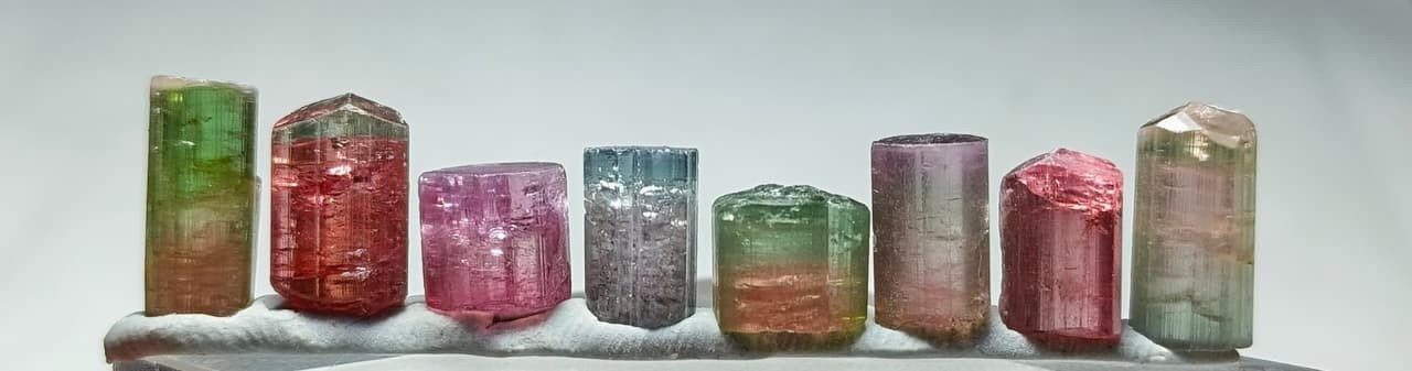 Bi and tri colour terminated jewelery size tourmaline crystals - 41 Carats