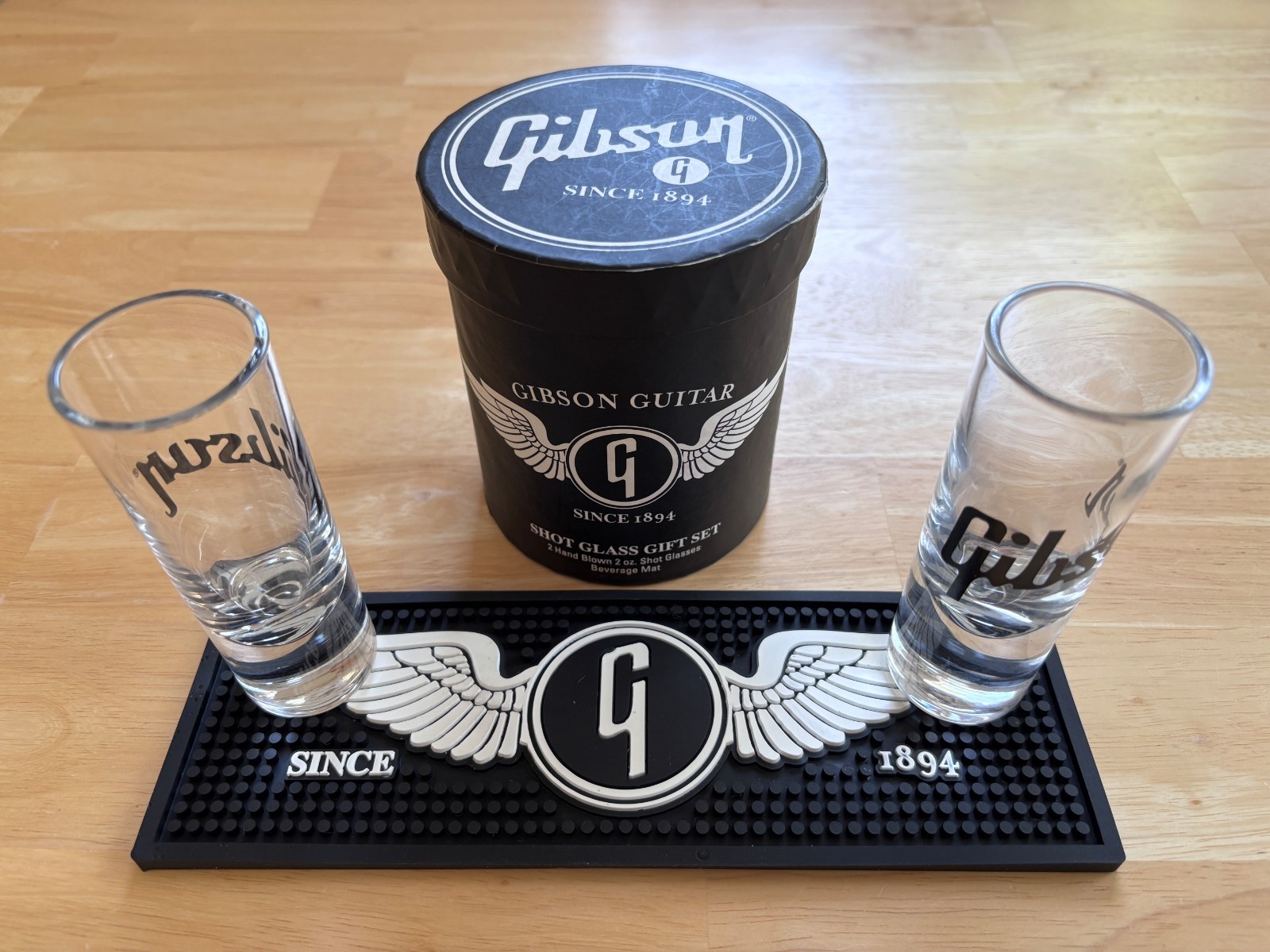 Gibson Guitars Brand Shot Glass Gift Set Gibson Guitars Brand Shot Glass Gift Set
