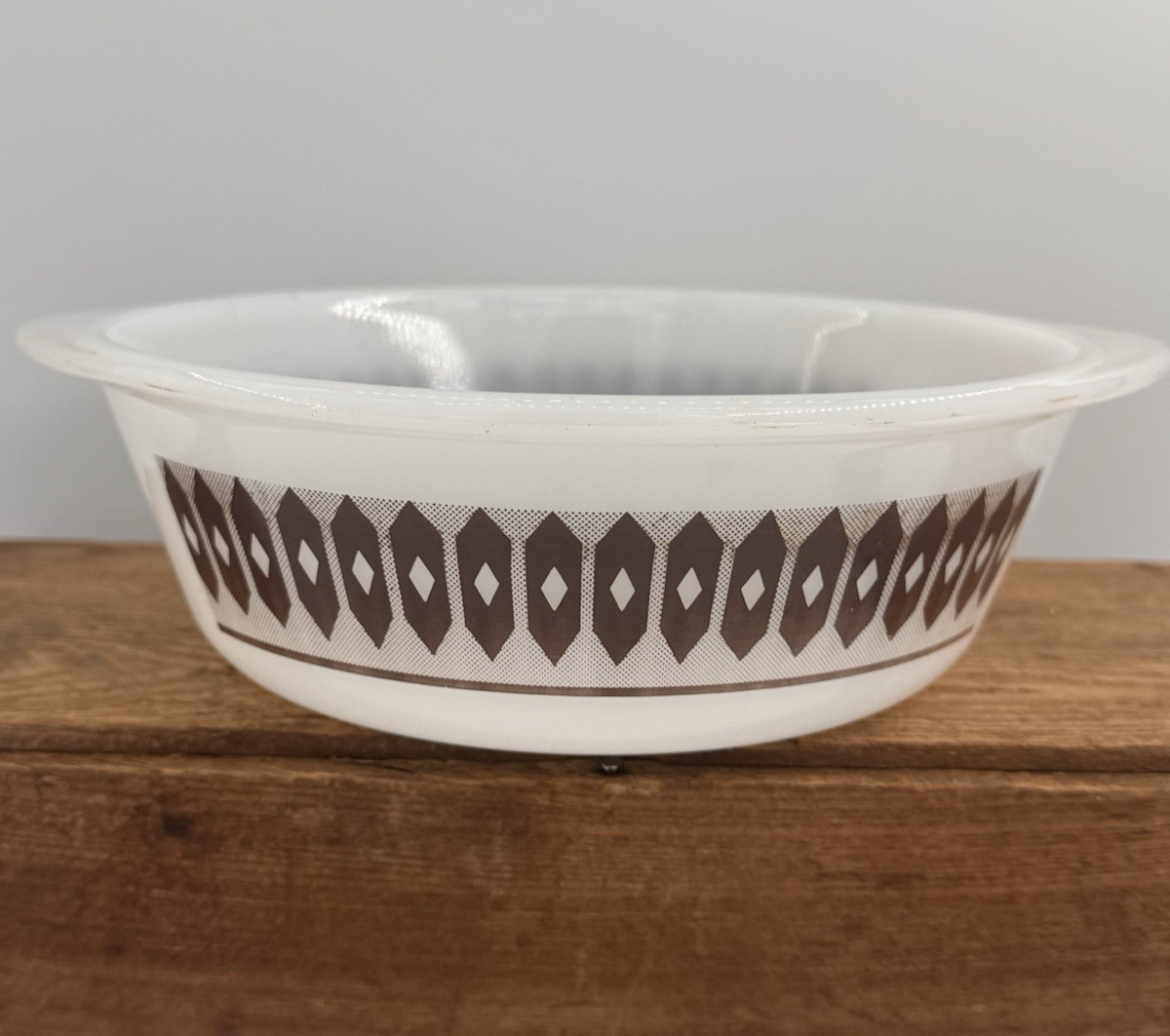 Glasbake J514 2 QT Dish Brown Diamonds Bakeware Vintage Milk Glass No Lid