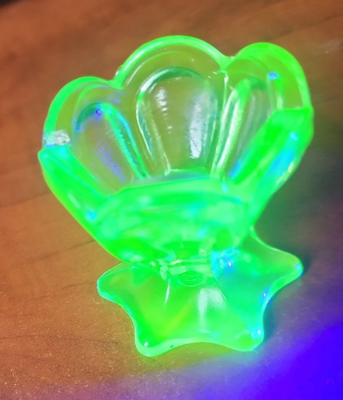 Tulip Key Lime Salt Cellar  Wilkerson Glass 395nm Black Light Shines Green