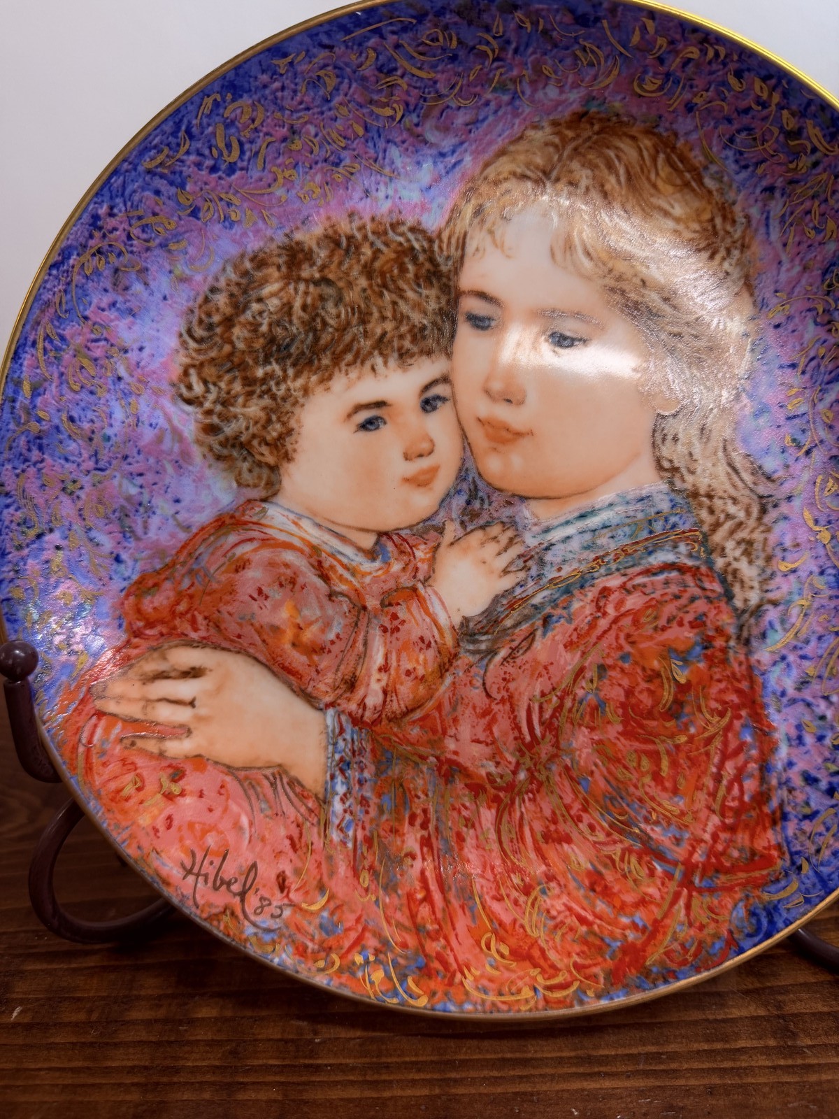 Vintage 1985 Edna Hibel Erica and Jamie Mothers Day Collector Plate 22K Gold