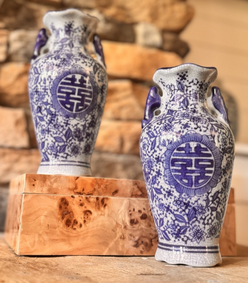 Stunning PAIR Blue White Chinoiserie Double Happiness Scalloped Rim Vase 7.75”