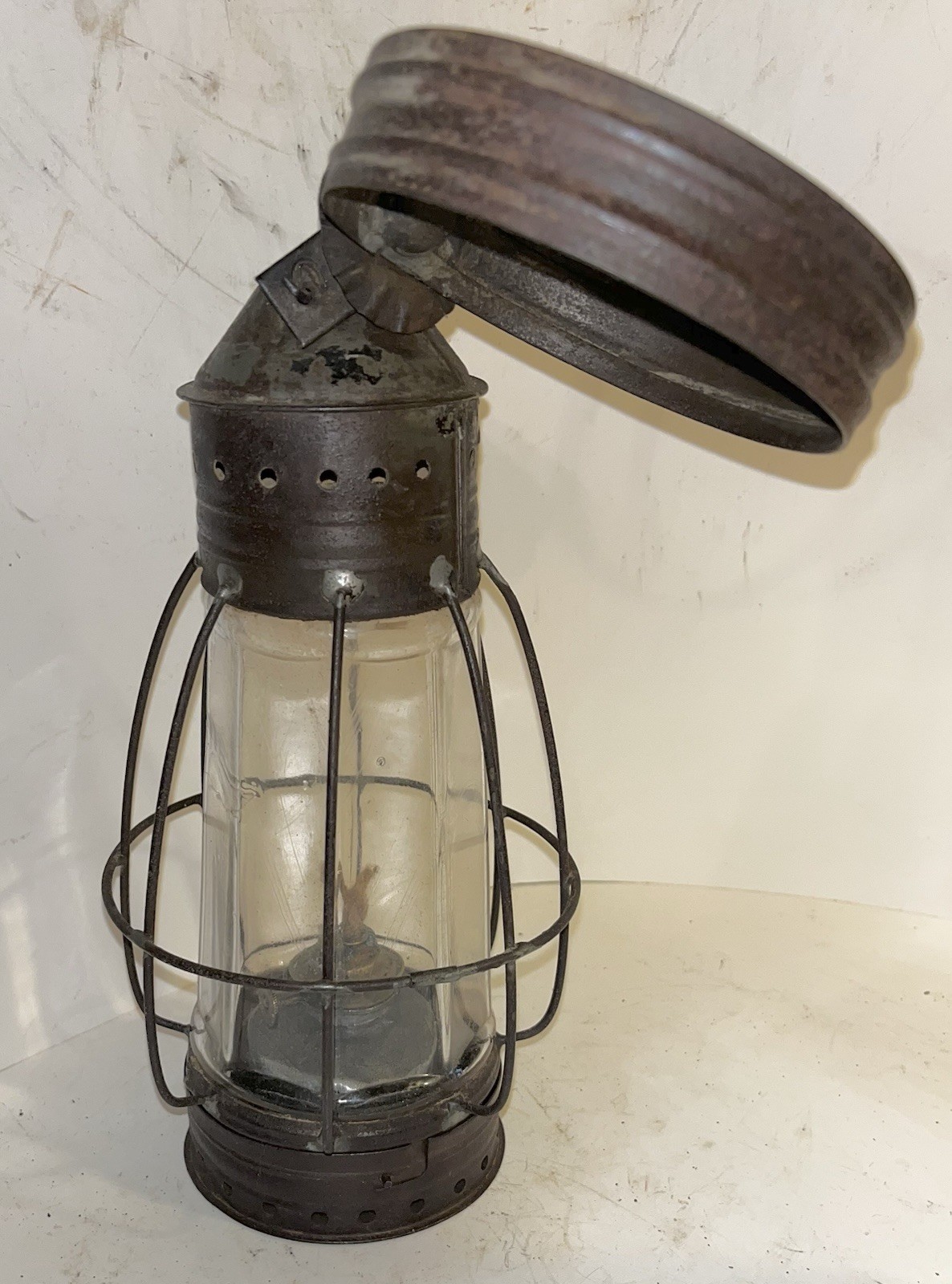 Antique Fixed Globe Whale Oil Lantern Eight-Paneled Colorless Tapered Globe