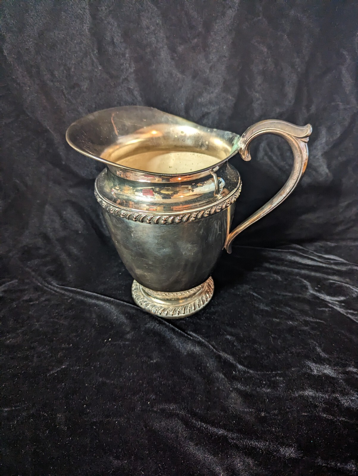 Wm Rogers Vintage Avon #3617 Silverplate Water Pitcher Fine Condition Wm Rogers Vintage Avon #3617 Silverplate Water Pitcher Fine Condition