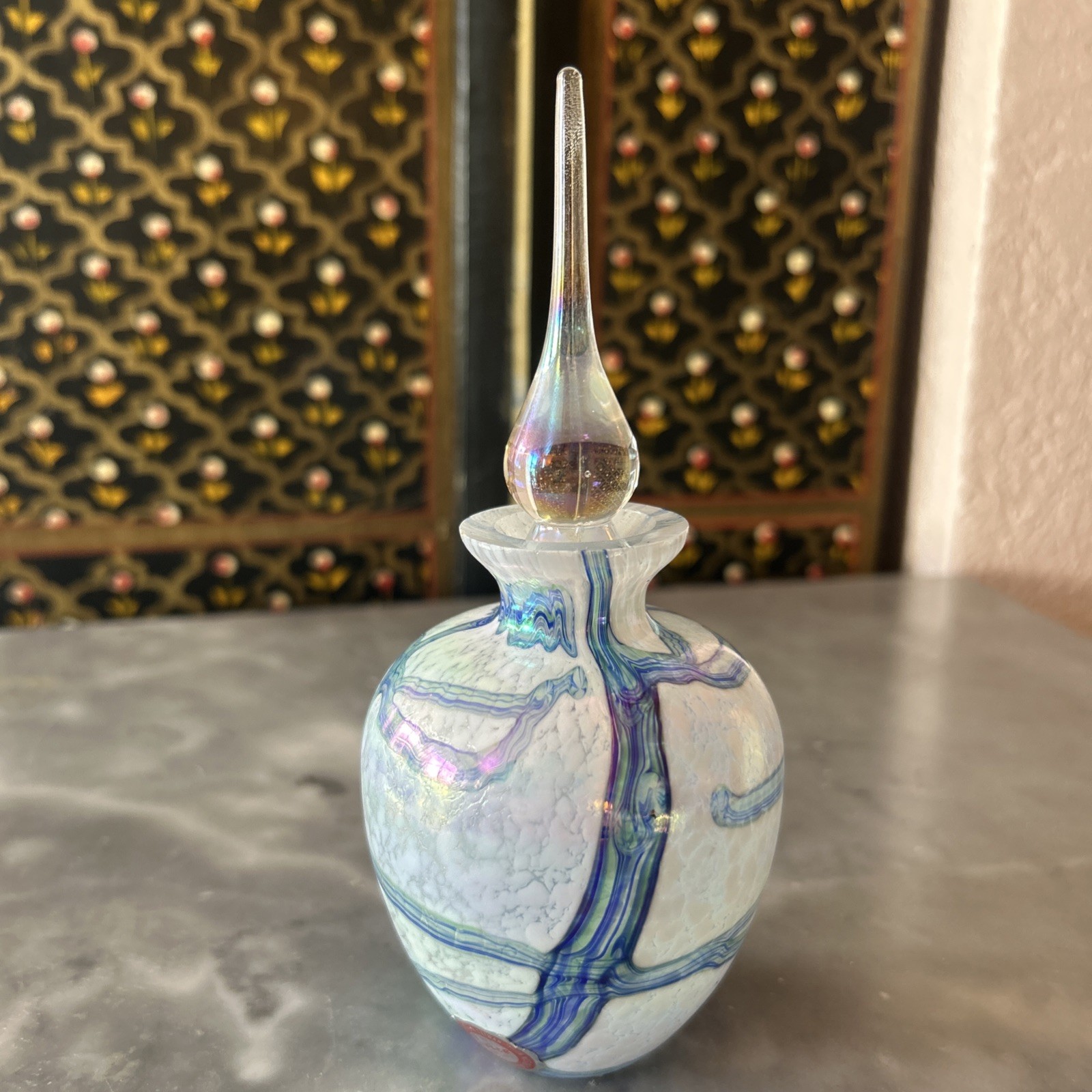Vintage Irice Taiwan Blown Glass Perfume Bottle Round Blue White Jar Container￼