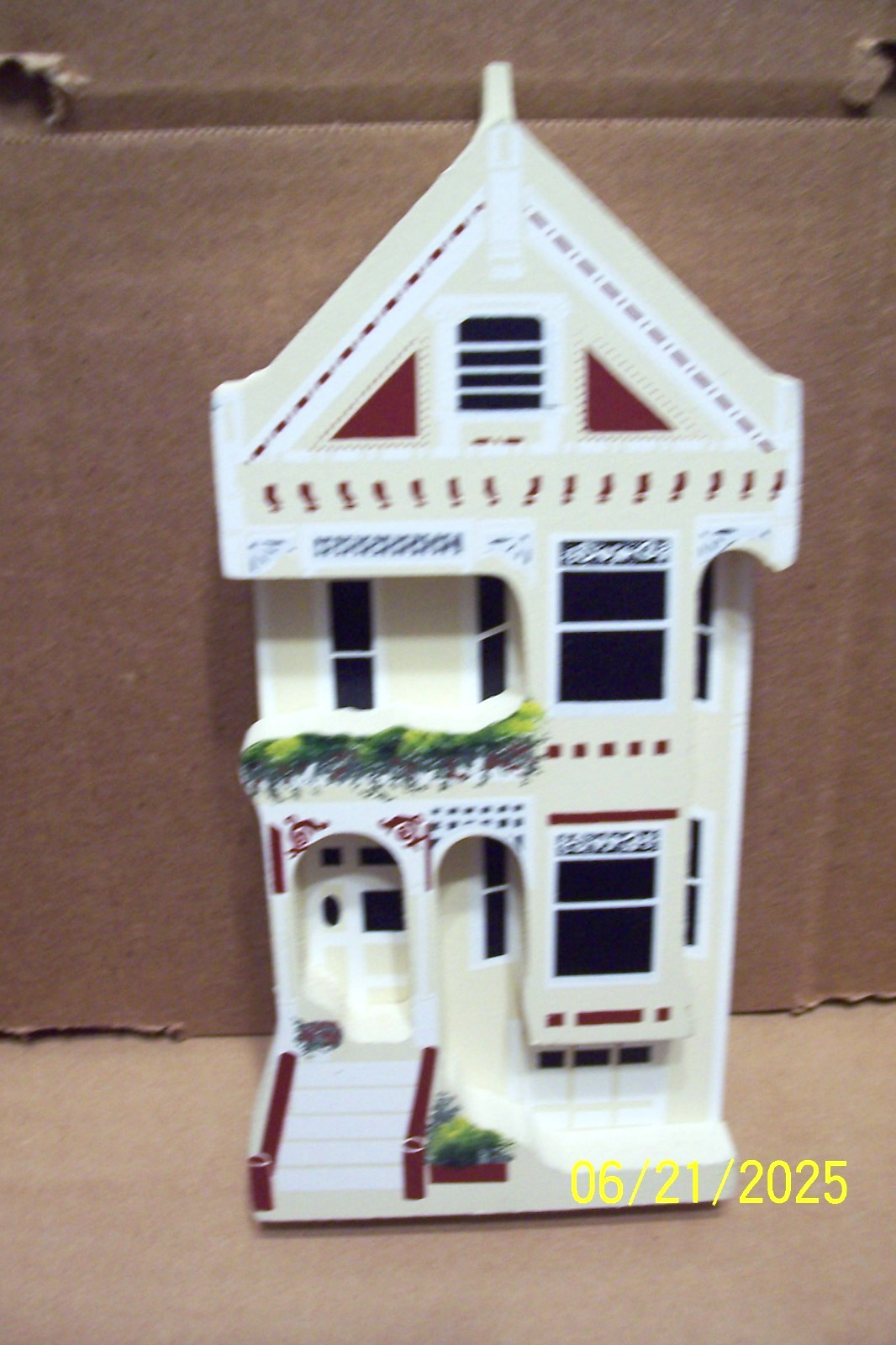 Sheila\'s Collectible Shelf Sitter - Queen Anne Town House - San Francisco, Calif
