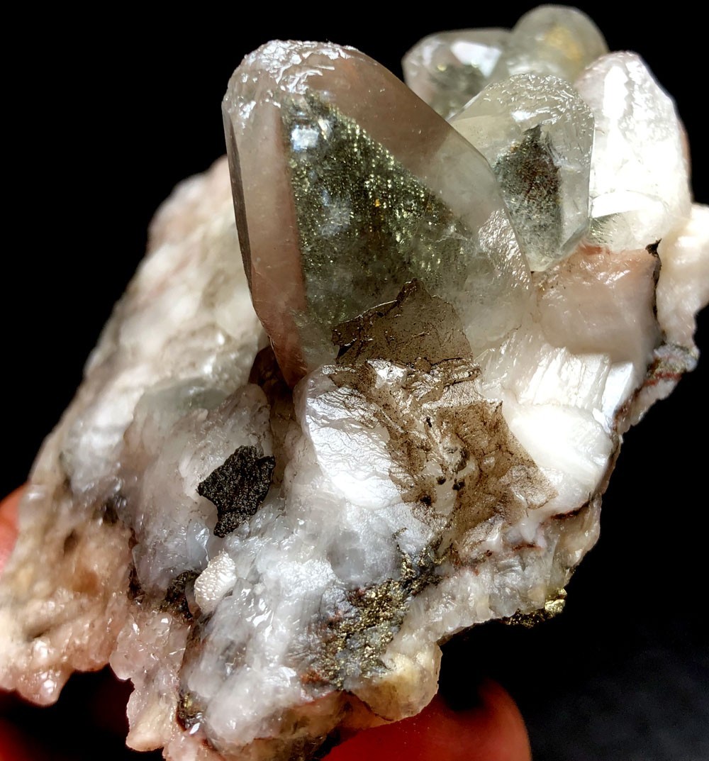 254g Raw Skeletal Quartz Red Calcite&Phosphorous iron ore Inner Mongolia  u251