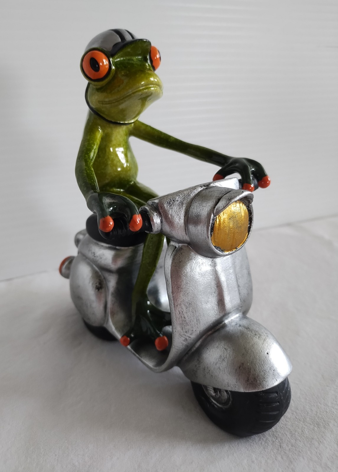 Cute Vintage Resin Frog Riding Moped Scooter Figurine