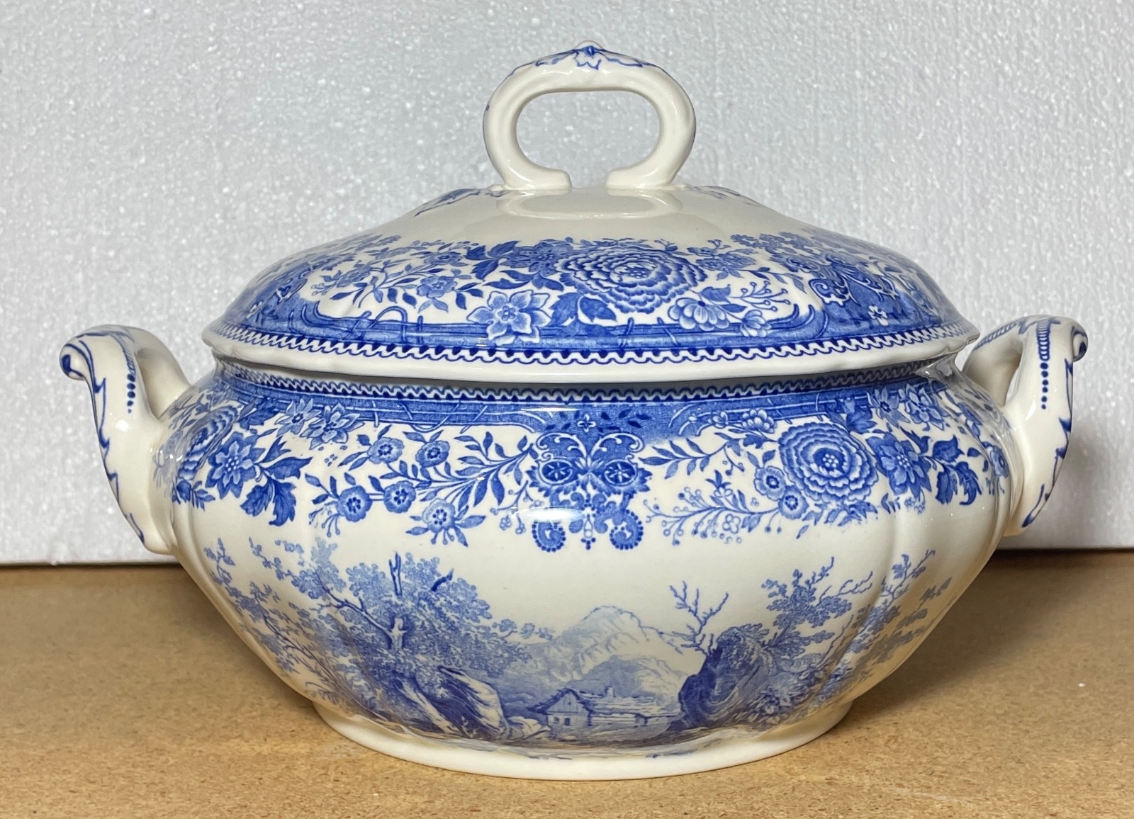 Villeroy and Boch Tureen & Lid Burgenland Blue