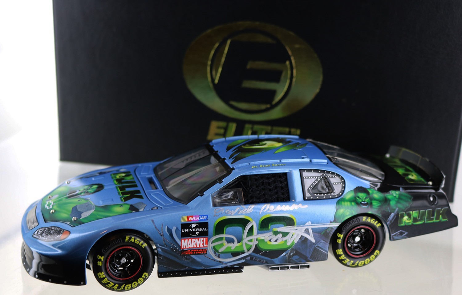 Hulk Program Car 2003 Monte Carlo Elite. Autographed by D. Pearson & N. Jarrett Hulk Program Car 2003 Monte Carlo Elite. Autographed by D. Pearson & N. Jarrett