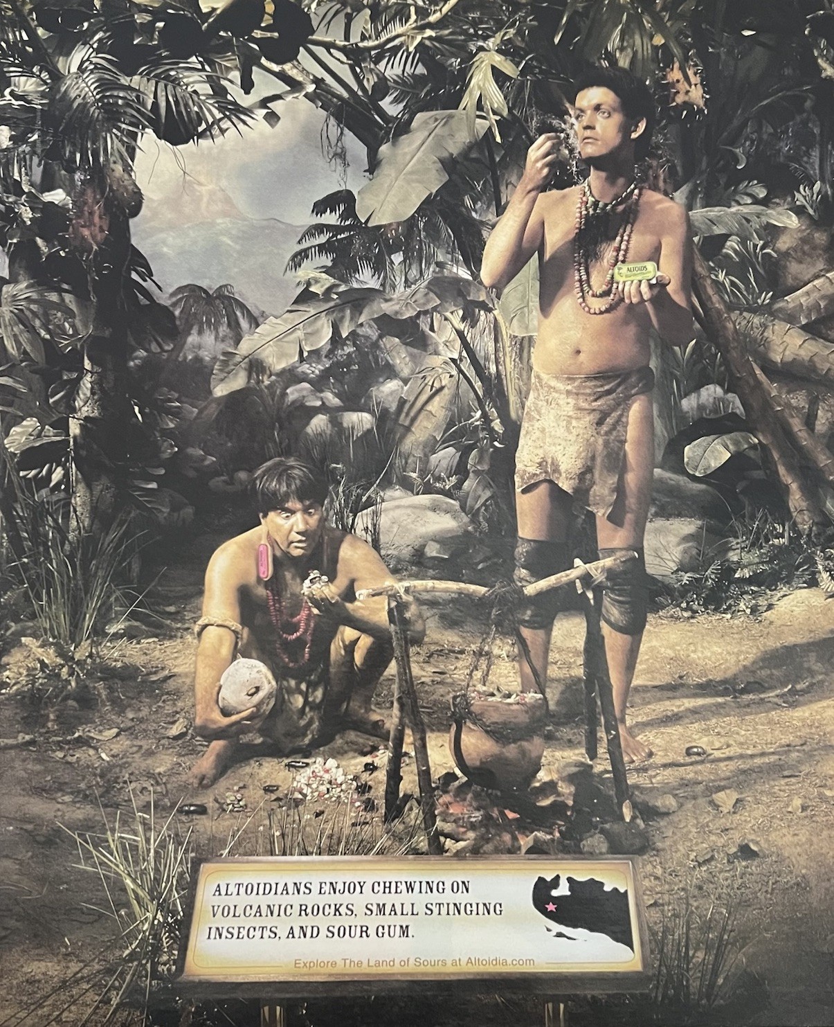 Vintage 2005 Altoids Land of Sours Cavemen Original Print Ad 25x30cm RSM 976