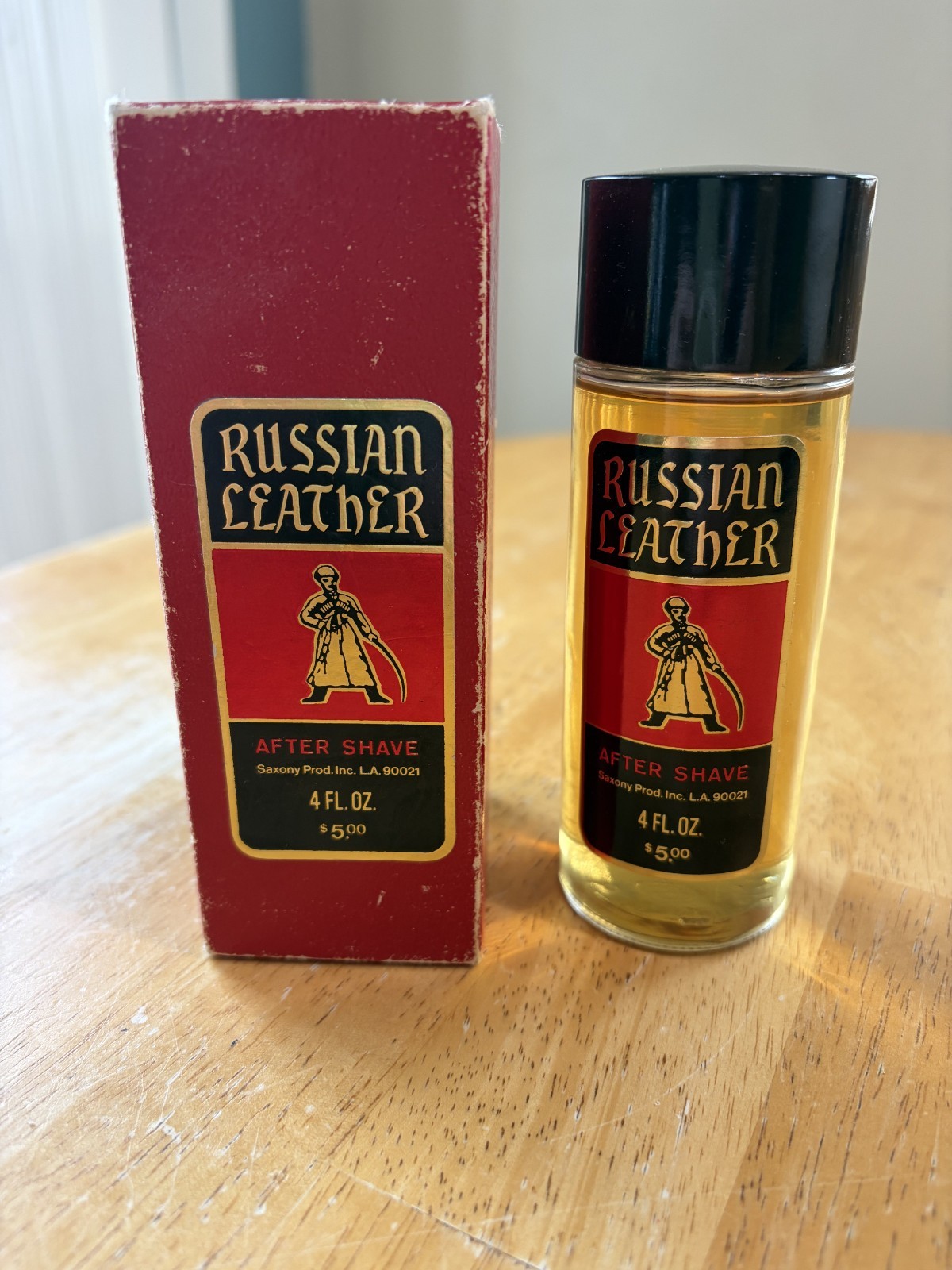 Vintage Avon 1970s Russian Leather Aftershave Hard To Find Original box