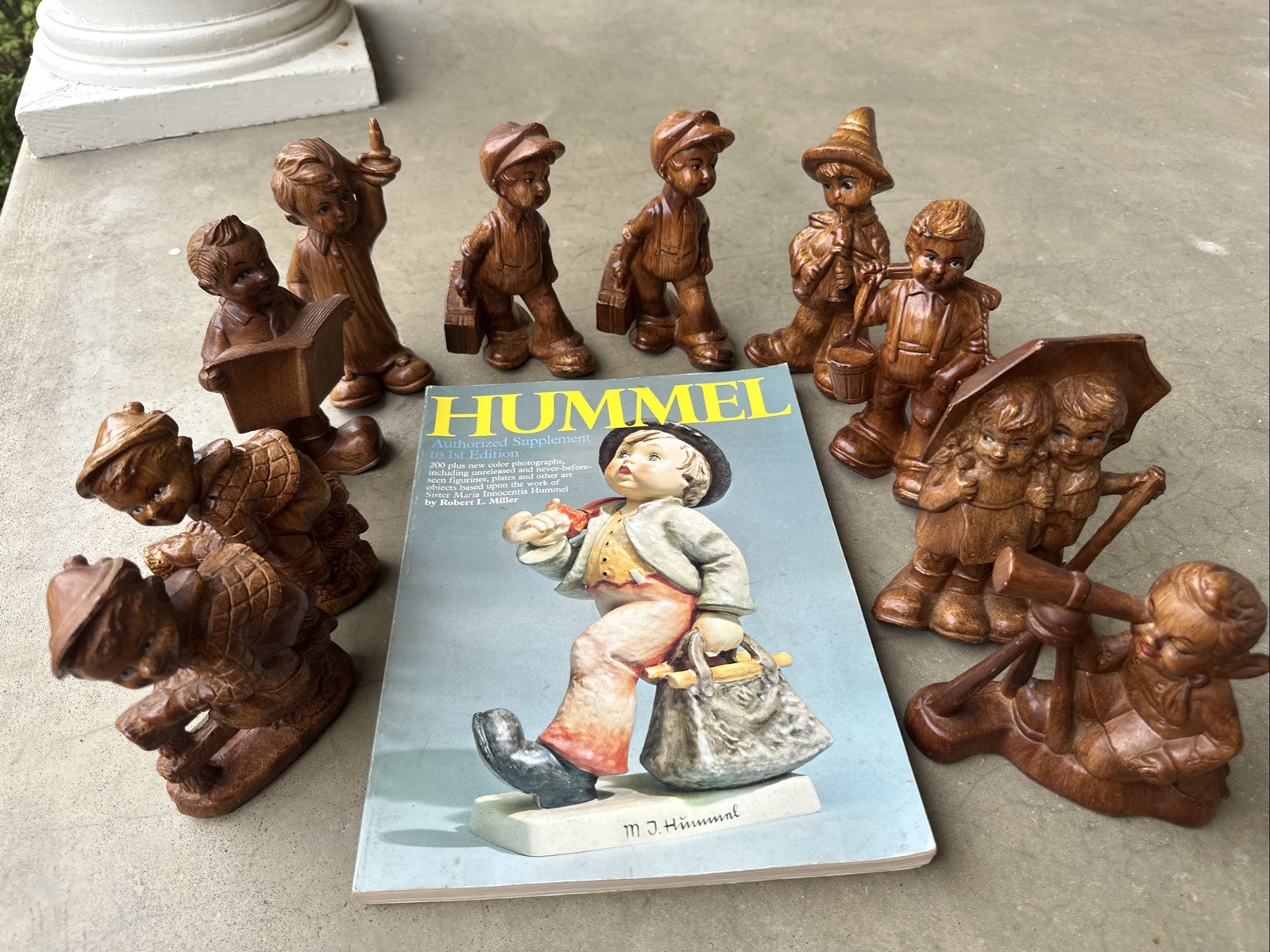 VTG Hong Kong Hummel Resin Figurines Faux Wood Lot Of 10 & Magazine