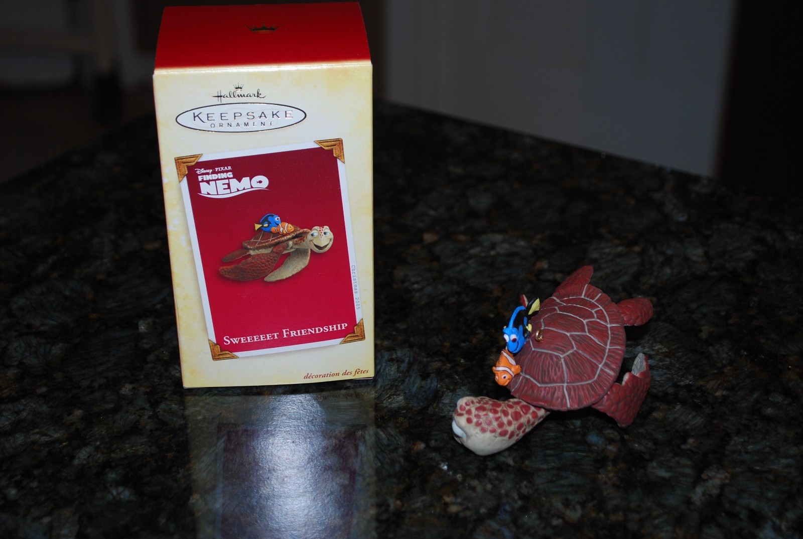 2005 Hallmark Disney SWEEEEET FRIENDSHIP FINDING NEMO Crush Dory Xmas Keepsake 2005 Hallmark Disney SWEEEEET FRIENDSHIP FINDING NEMO Crush Dory Xmas Keepsake