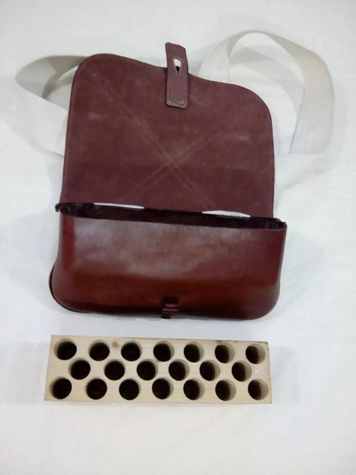 American Revolutionary War Brown Cartridge Box – Premium Leather Construction
