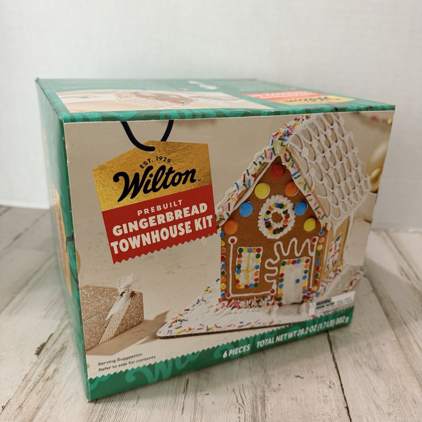 Wilton Christmas PreBuilt Gingerbread Town House Kit 28 Oz 6 Piece NEW SEALED
