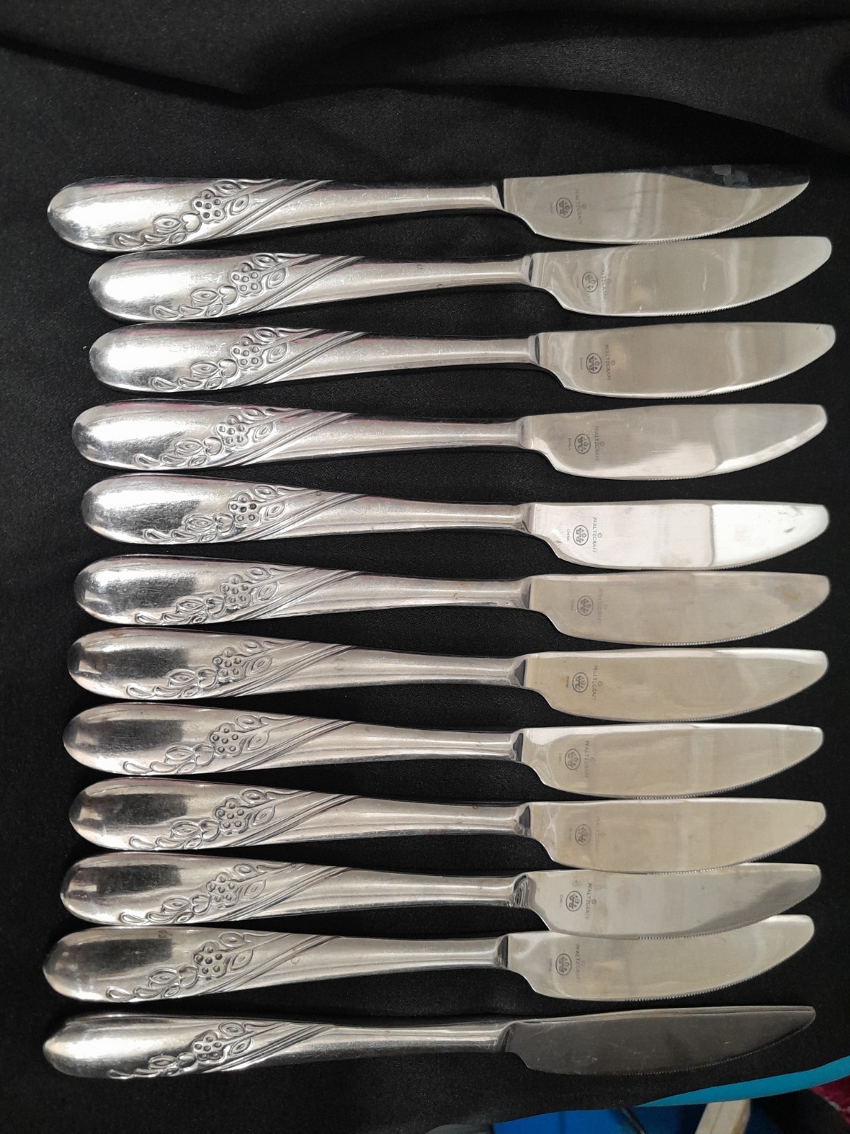 12 Pfaltzgraff Charlotte Butter Knives Discontinued Pattern Nice Preowned Condit