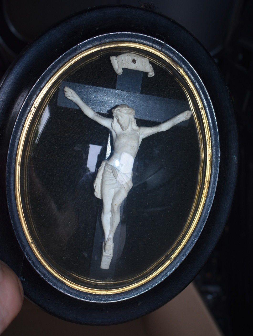 Antique 19thc meerschaum crucifix christ convex glass globe plaque religious
