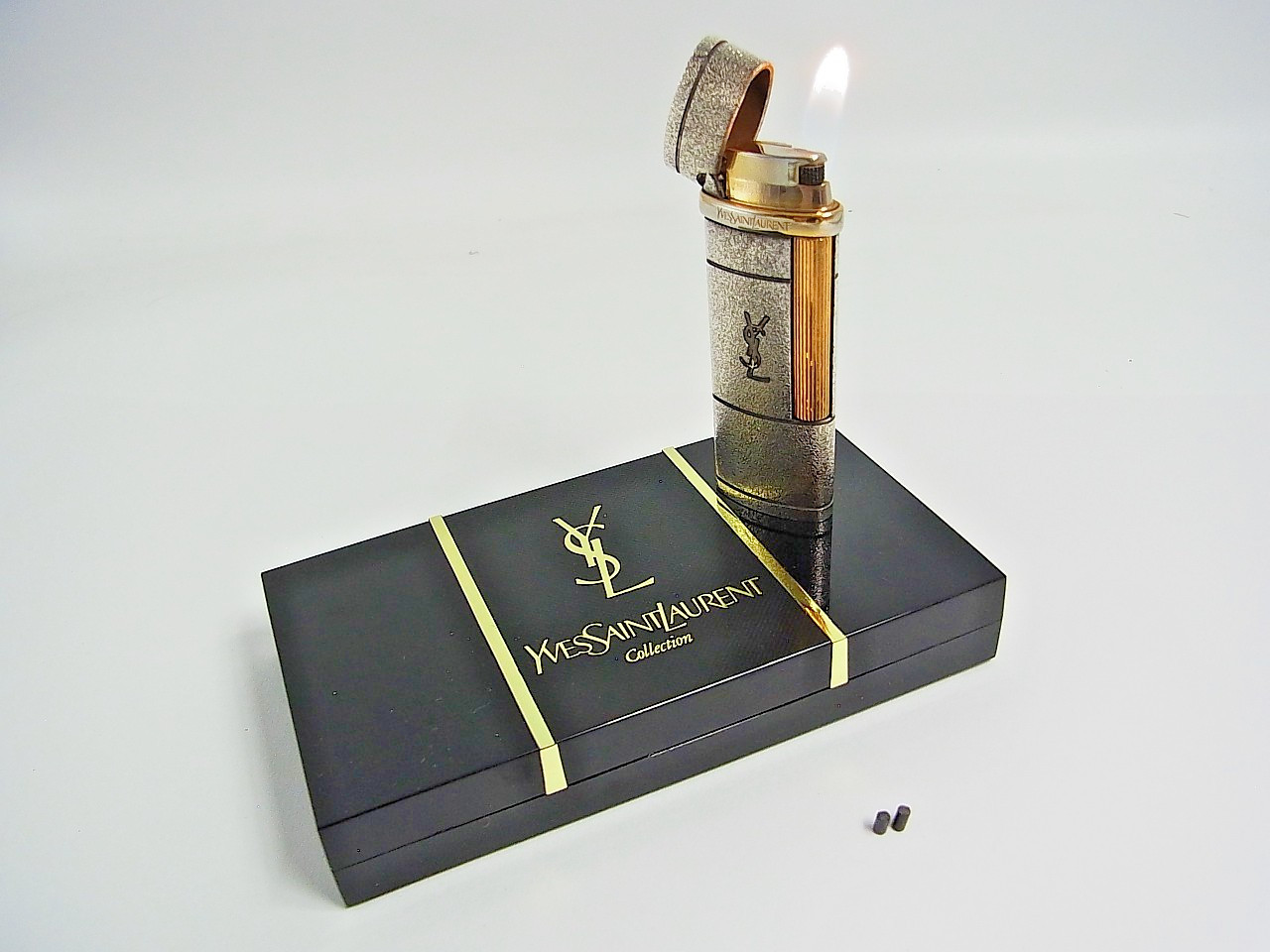 Working Yves Saint Laurent YSL Gas Lighter Granite Silver Plated w/Box & flint