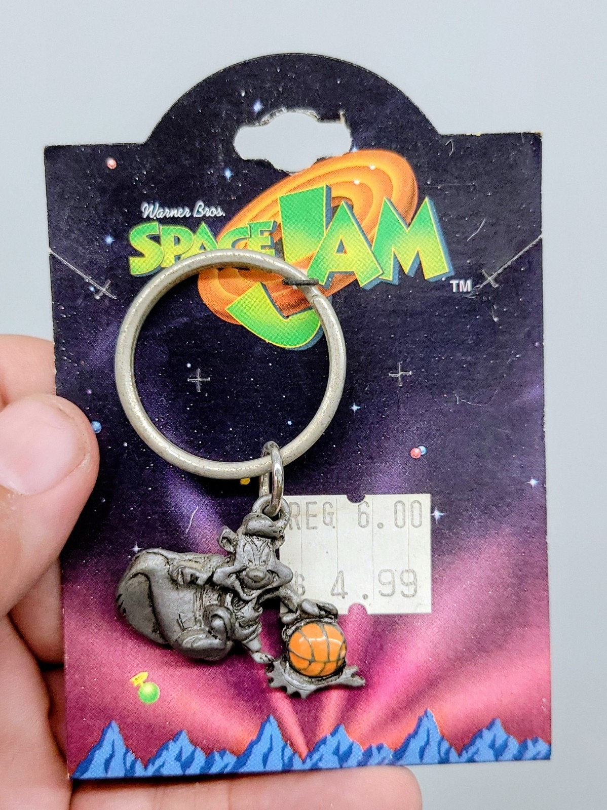 Space Jam Pepe Le Pew Pewter Keychain 1996 Starline NEW NOS - RARE Space Jam Pepe Le Pew Pewter Keychain 1996 Starline NEW NOS - RARE