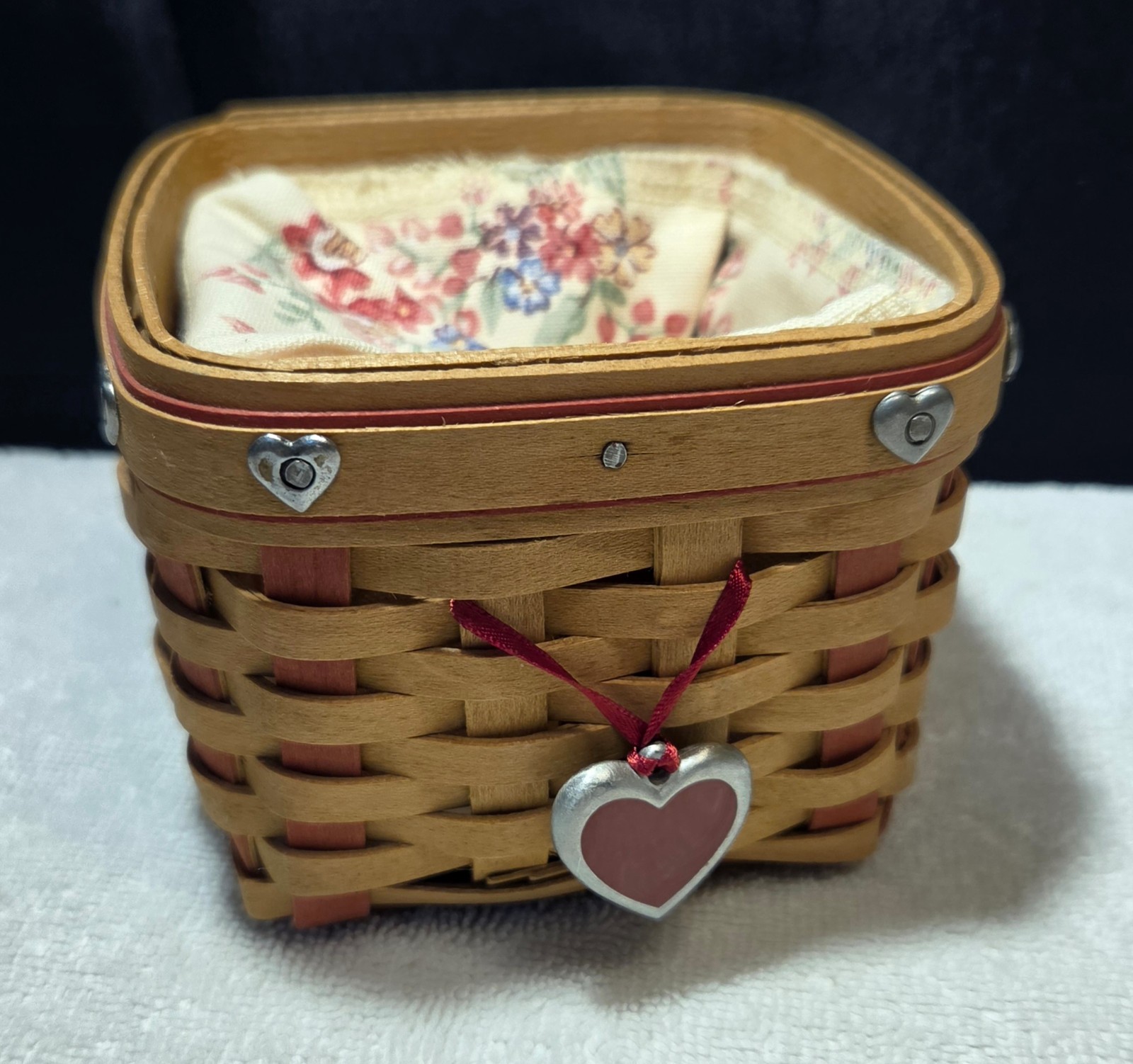 Longaberger Sweetest Gift Basket 2002 Fabric & Plastic Inserts Sweetheart Ser. Longaberger Sweetest Gift Basket 2002 Fabric & Plastic Inserts Sweetheart Ser.