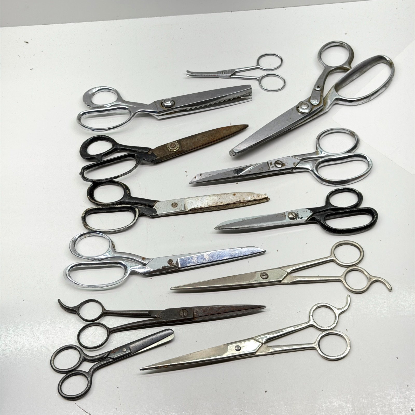 Vintage Sewing Tailor Scissors Shears Lot of 12 Pinking Barber Fabric Mixed Size